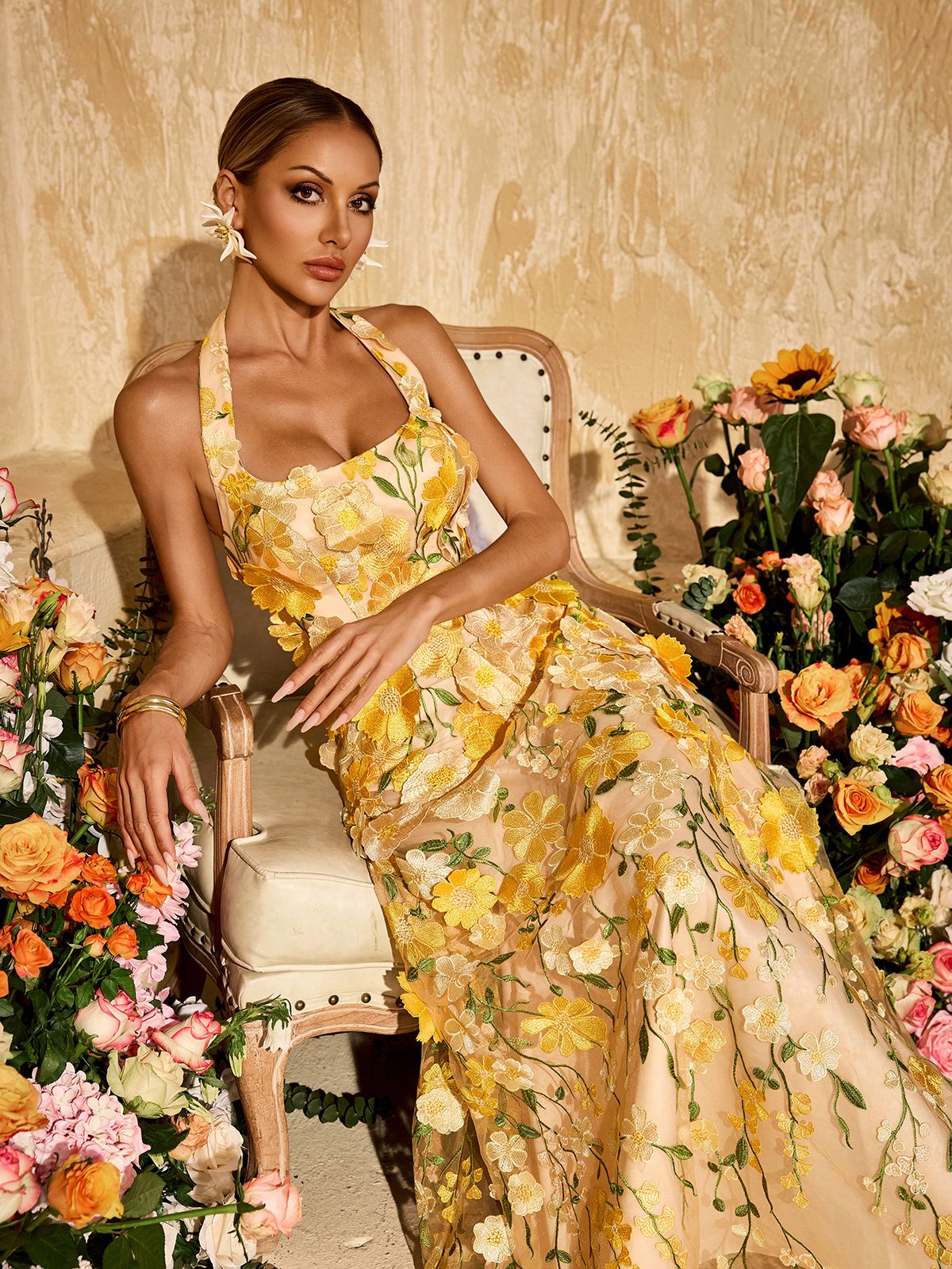 Alirio Halter Yaka Nakışlı Çiçekli Maxi Elbise