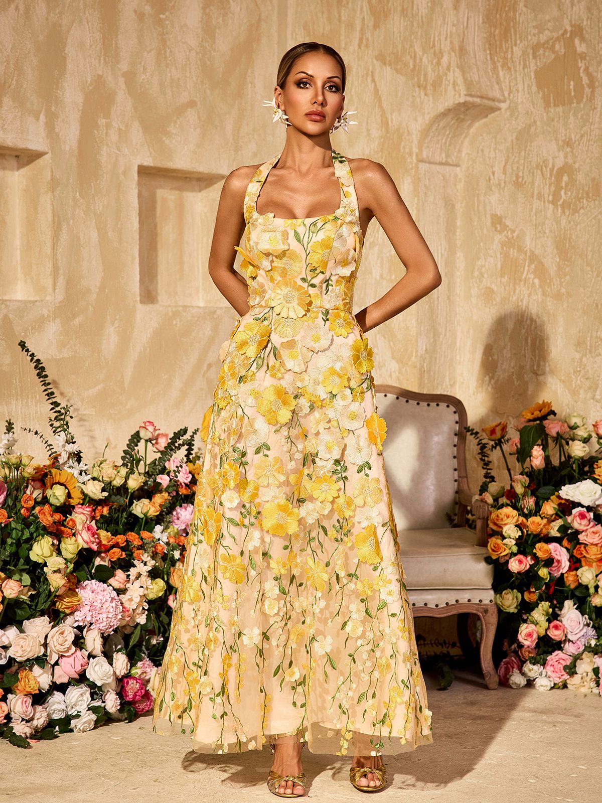 Alirio Halter Yaka Nakışlı Çiçekli Maxi Elbise