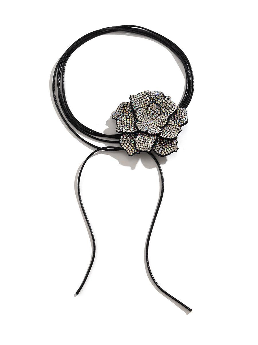 Kamelya Siyah Kristal Çiçek Choker
