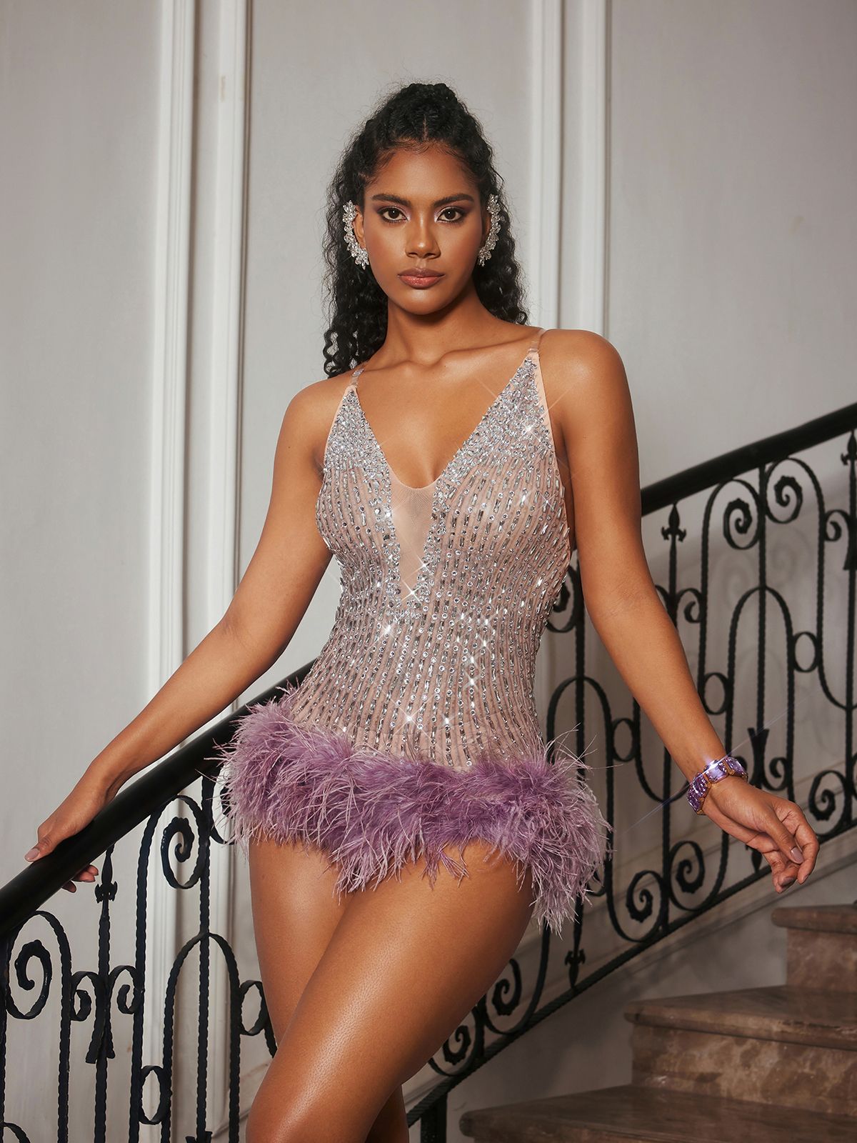 Charsian V Yaka Rhinestone Tüy Bodysuit