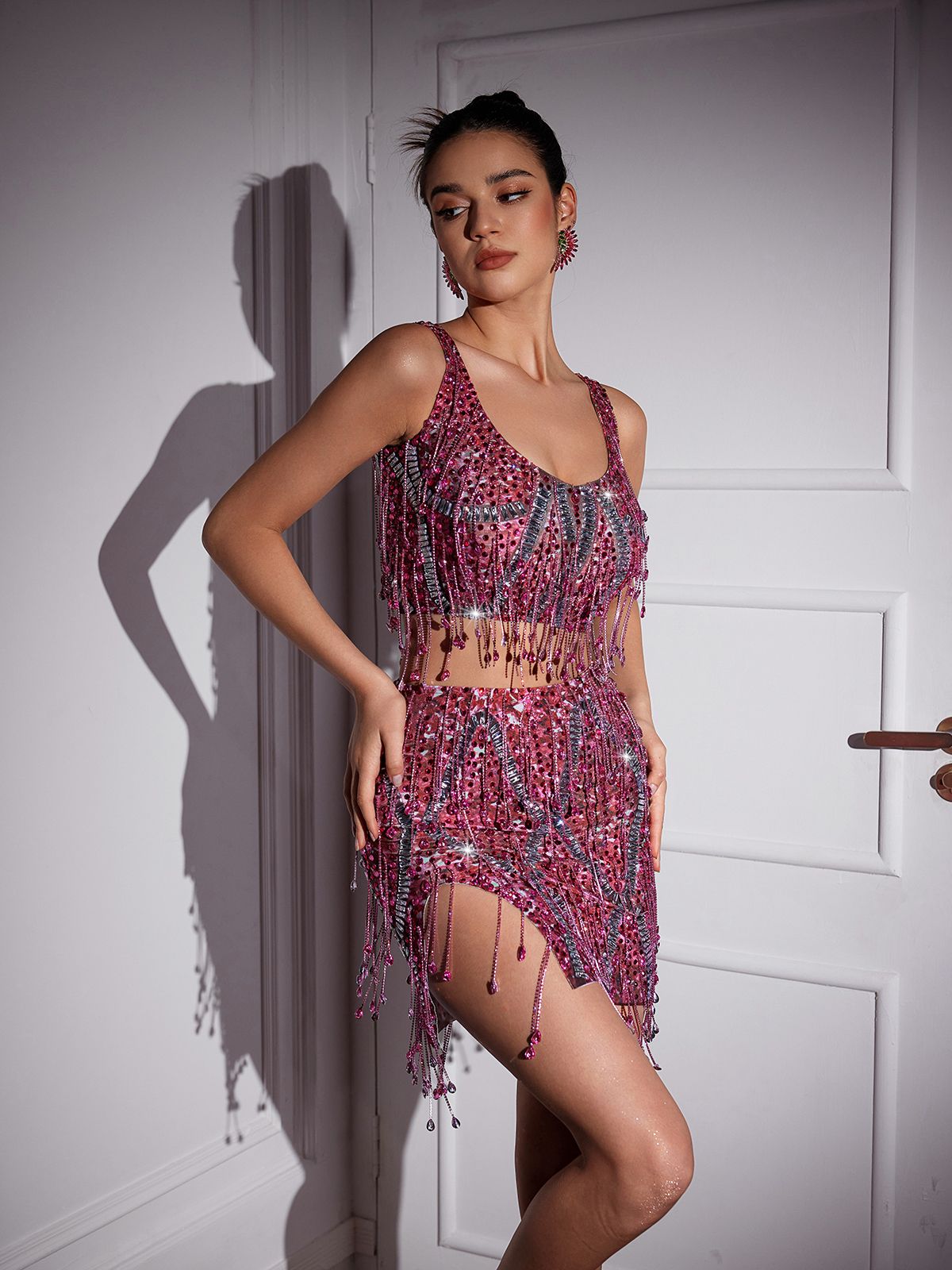 Pembe Colette Kristal Zincir Fringeli Yırtmaç Etek Takımı