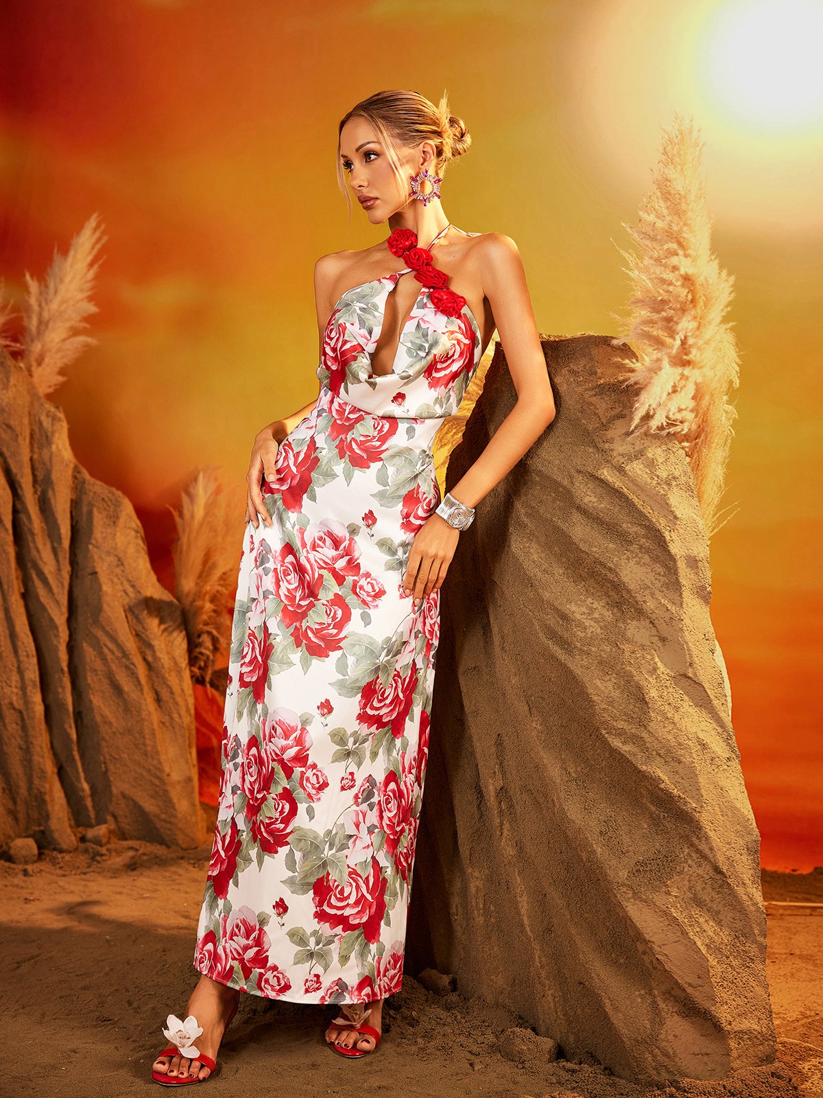 Daelira Halter Yaka Çiçekli Maxi Elbise