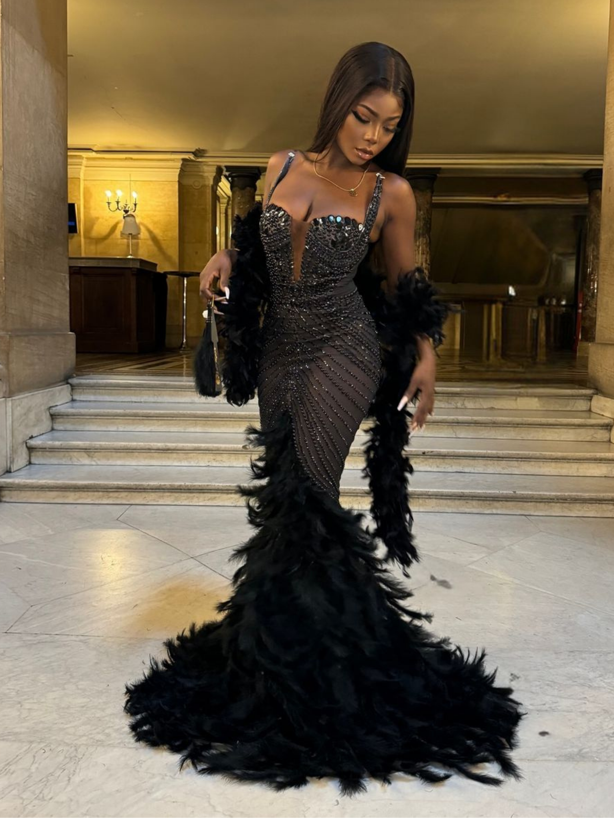 Daire Rhinestone Tüy Deniz Kızı Ağ Mesh Elbise