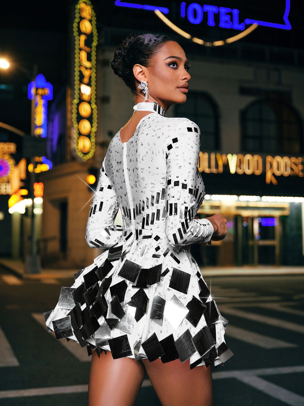 Ella Uzun Kollu Süslemeli Mini Elbise Beyaz