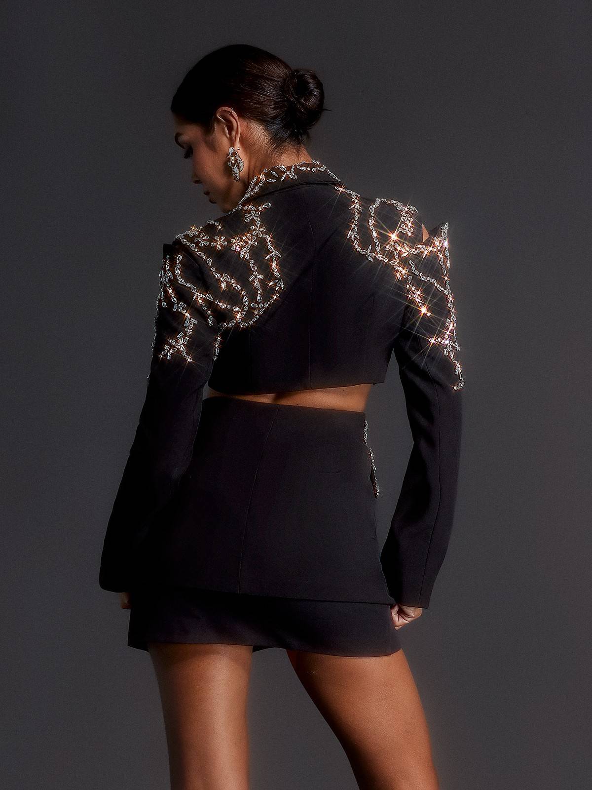 Emelye Uzun Kol Rhinestone Kesik Blazer