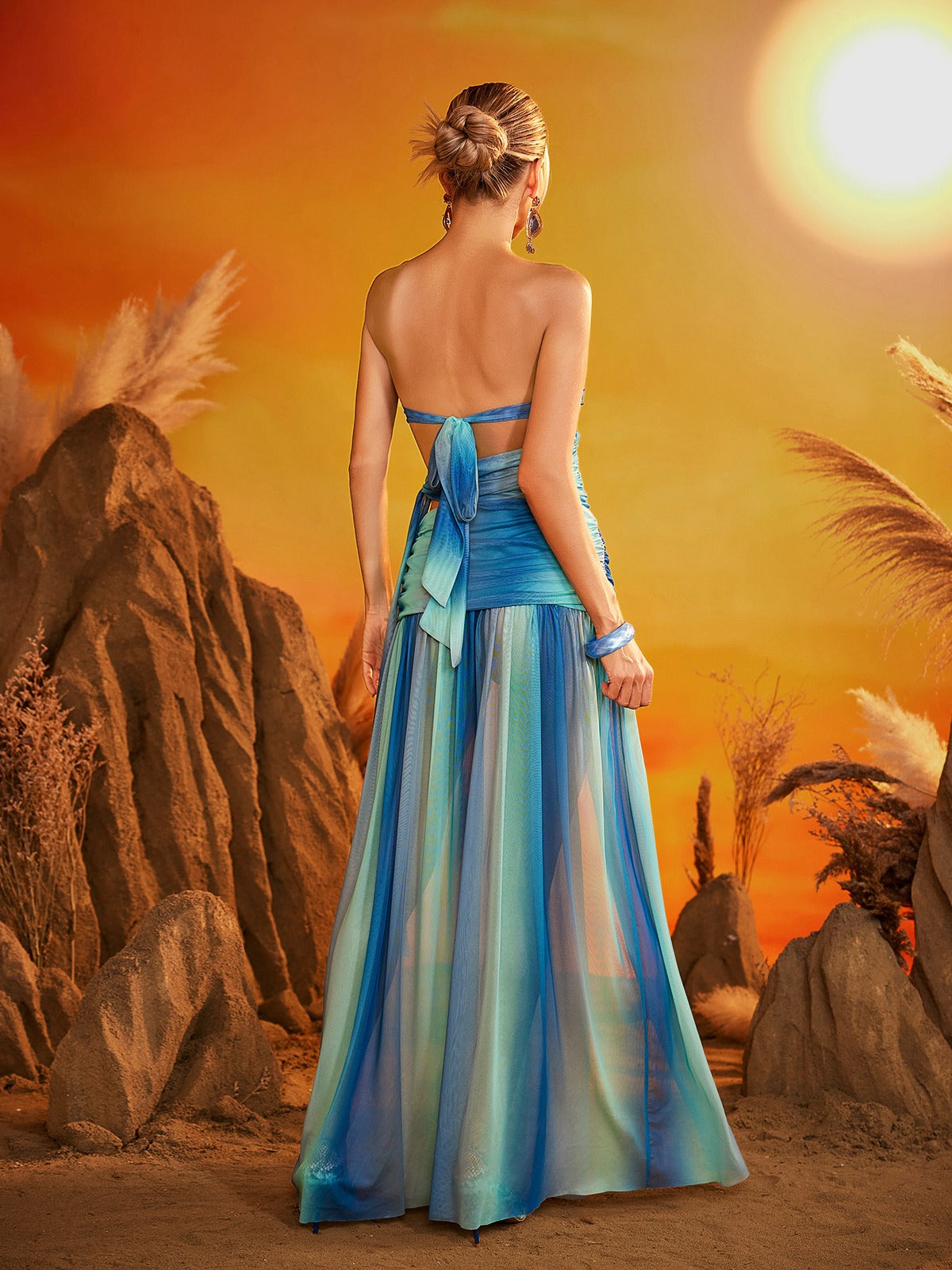 Gryxan Straplez Fırfırlı Yırtmaçlı Maxi Elbise