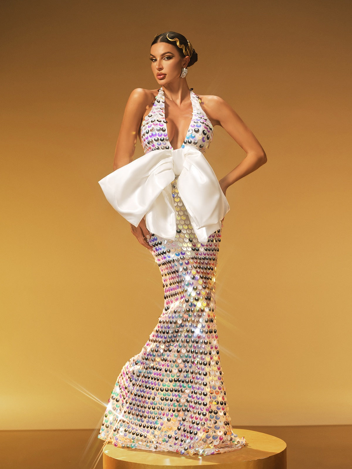 Hyrviel Halter Yaka Fiyonk Payet Maxi Elbise