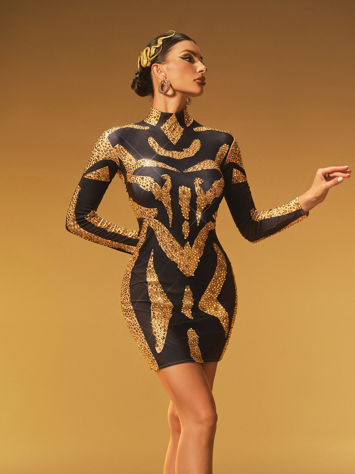 Jaelira Yüksek Yaka Rhinestone Mini Elbise