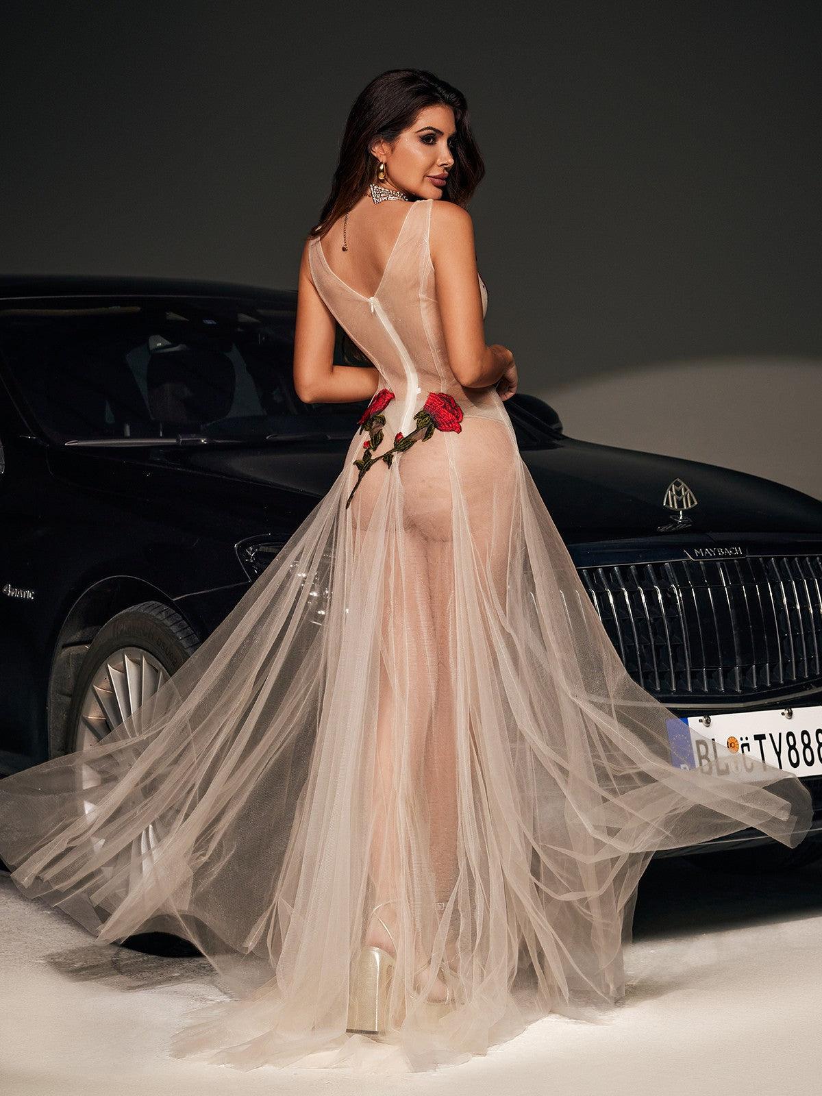 Kateri V Yaka Çiçek Nakışlı File Elbise