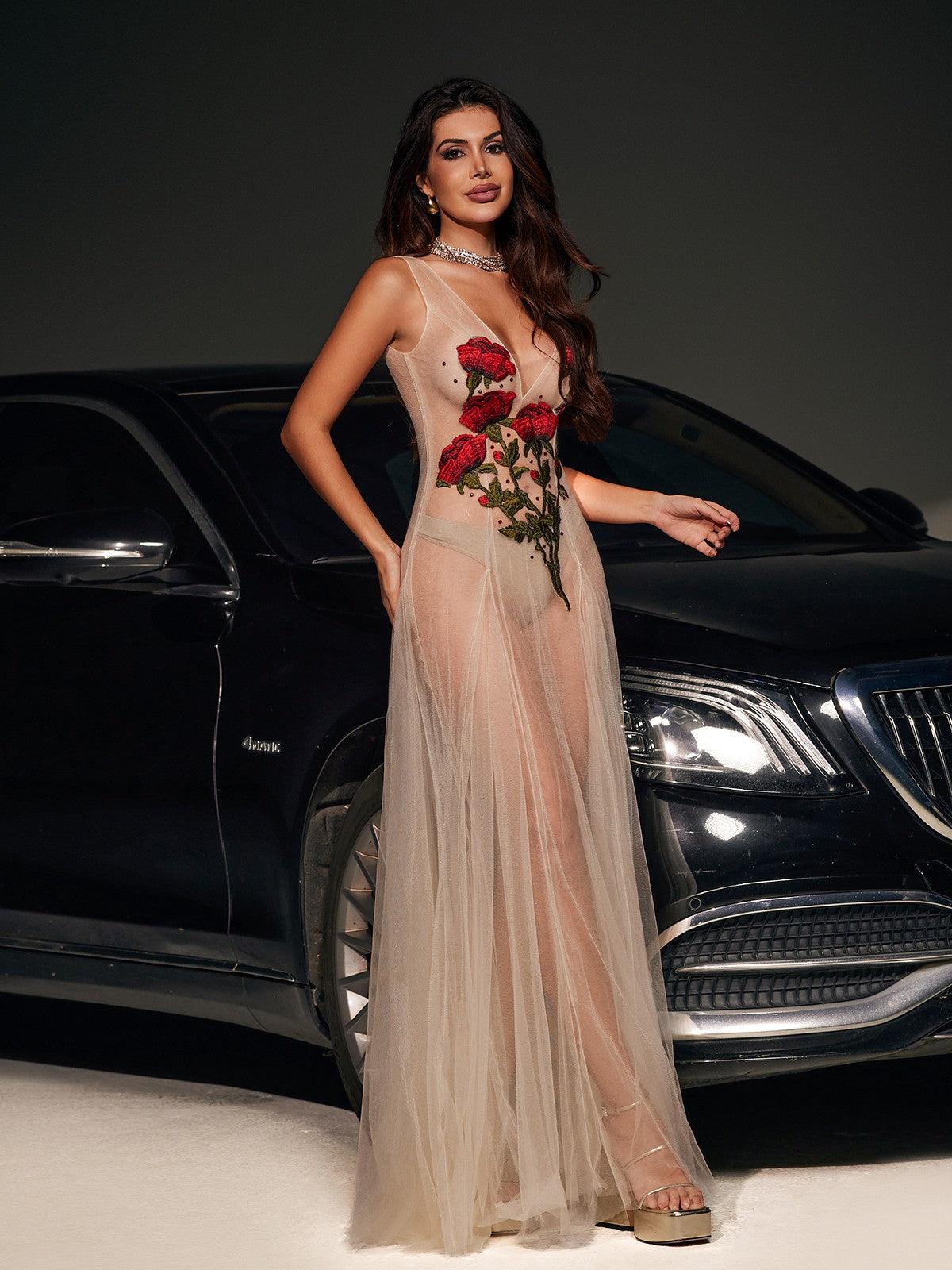 Kateri V Yaka Çiçek Nakışlı File Elbise