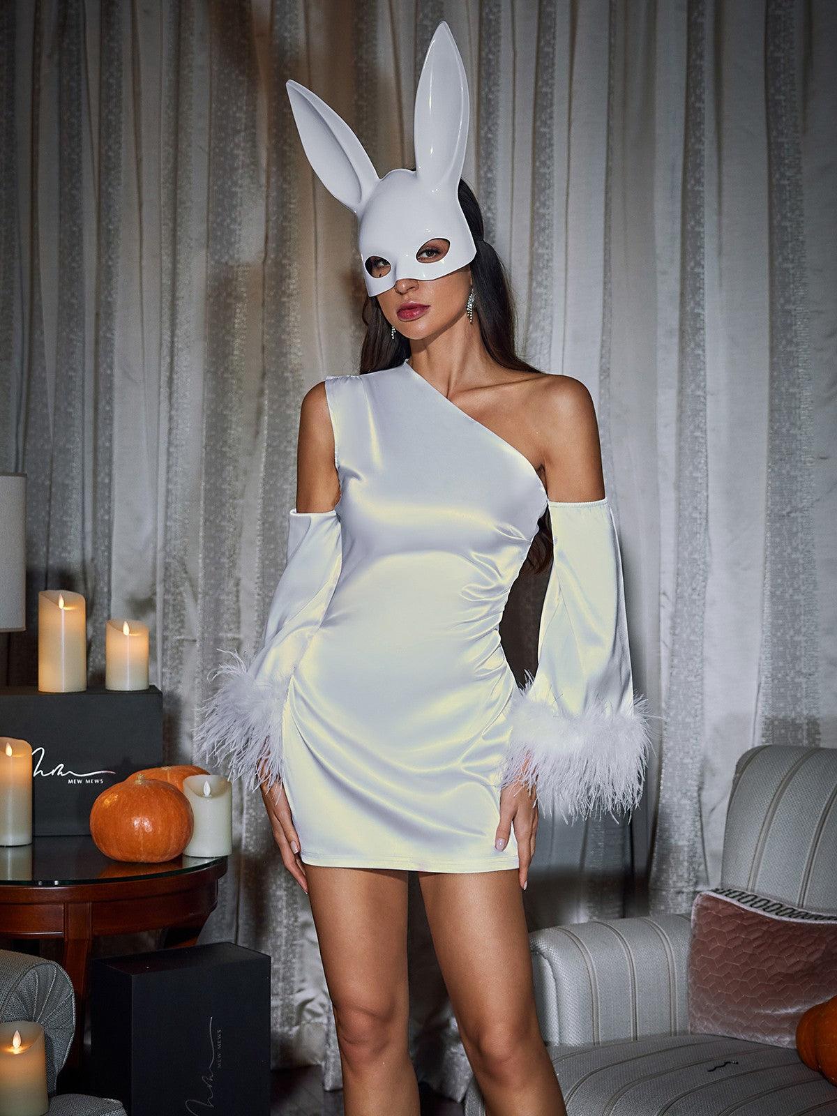 Klara Saten Tüy Detaylı Mini Elbise Beyaz