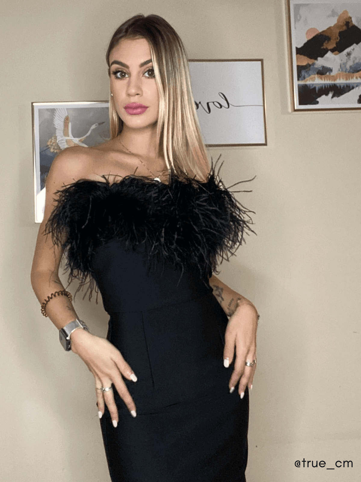 Mina Straplez Tüy Kenarlı Bandaj Elbise