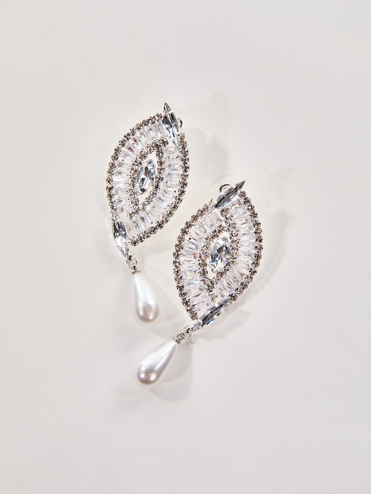 Oaelix Rhinestone İnci Küpeleri