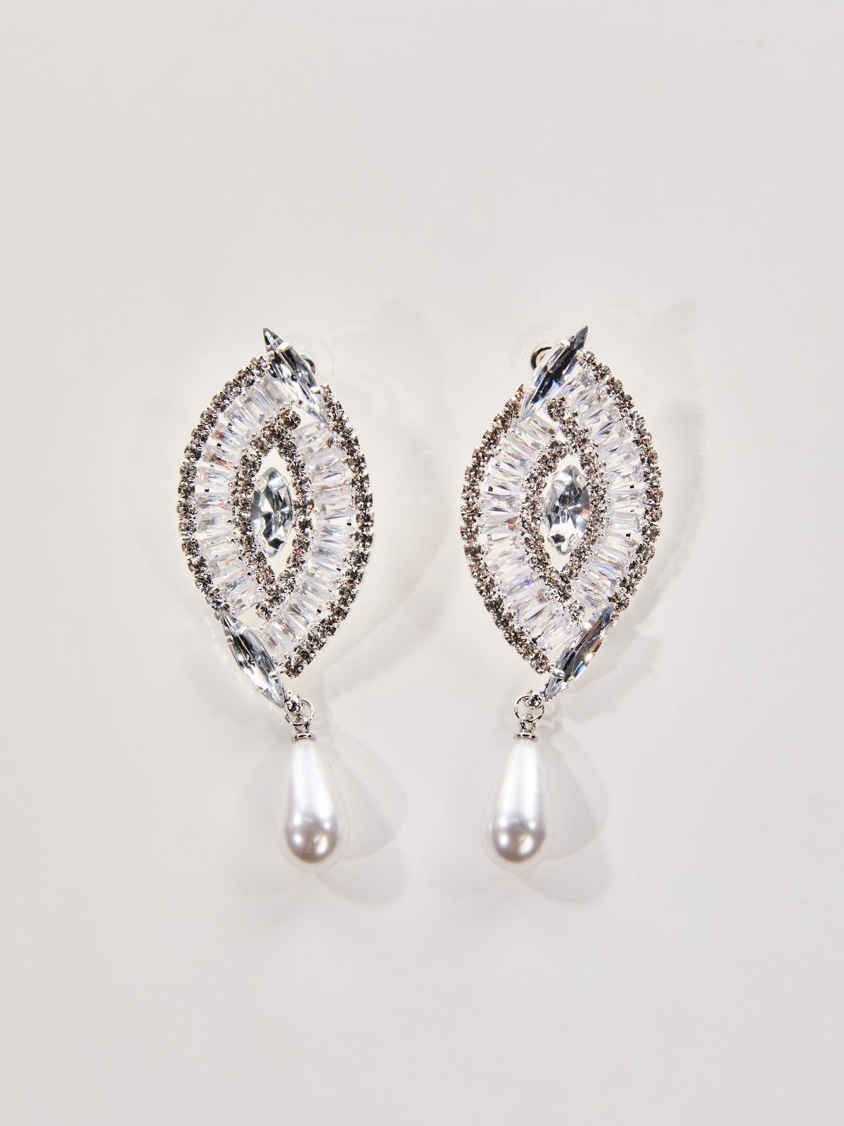 Oaelix Rhinestone İnci Küpeleri