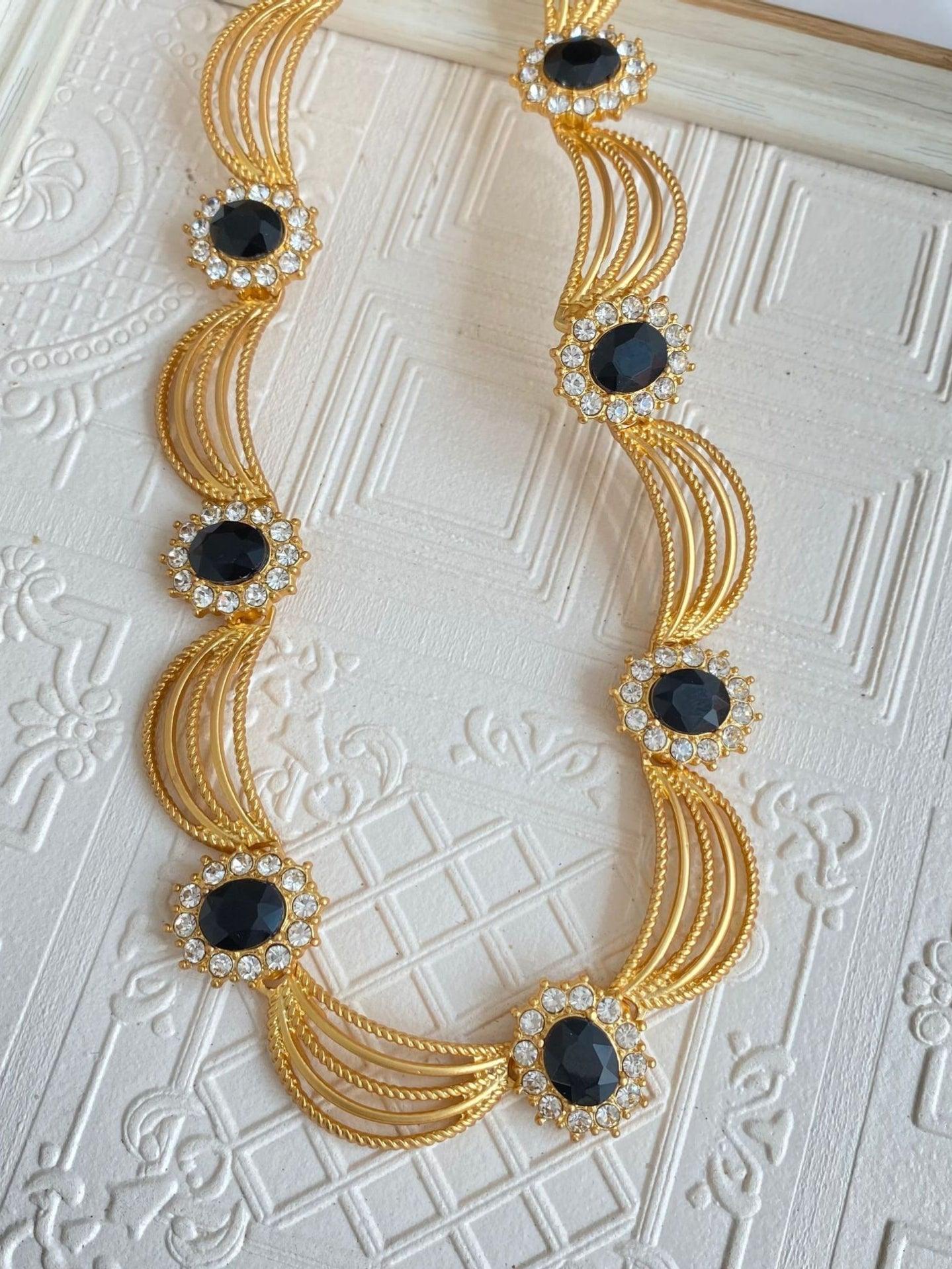 Sappho Kıvrımlı Kristal Kolye