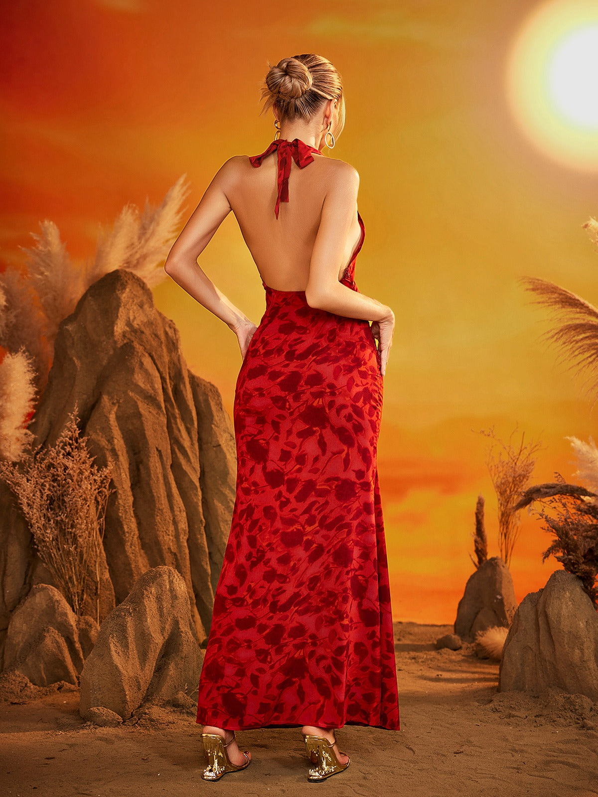 Shemeka Halter Yaka Çiçekli Maxi Elbise