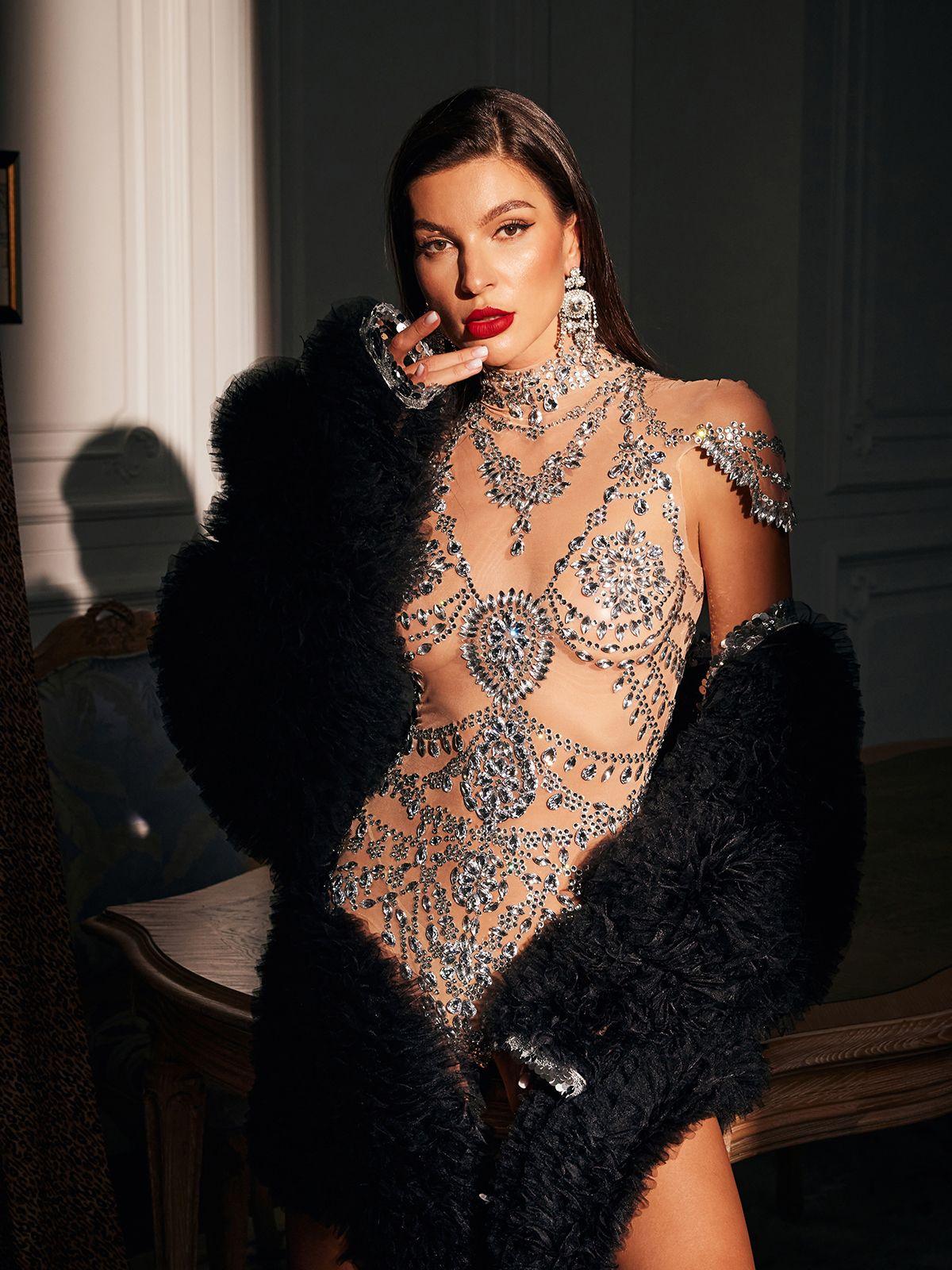 Simona Yüksek Yaka Rhinestone Bodysuit