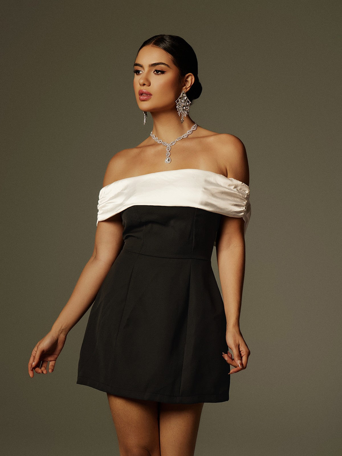 Xylia Off Shoulder Fiyonk Mini Elbise