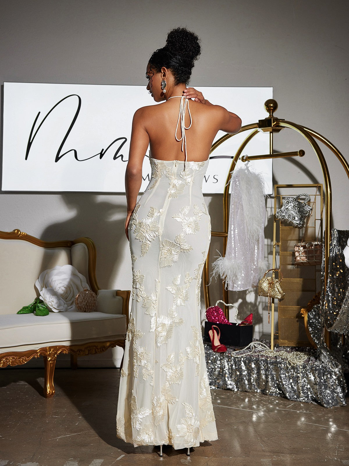 Aedin Halter Yaka Çiçekli Maxi Elbise