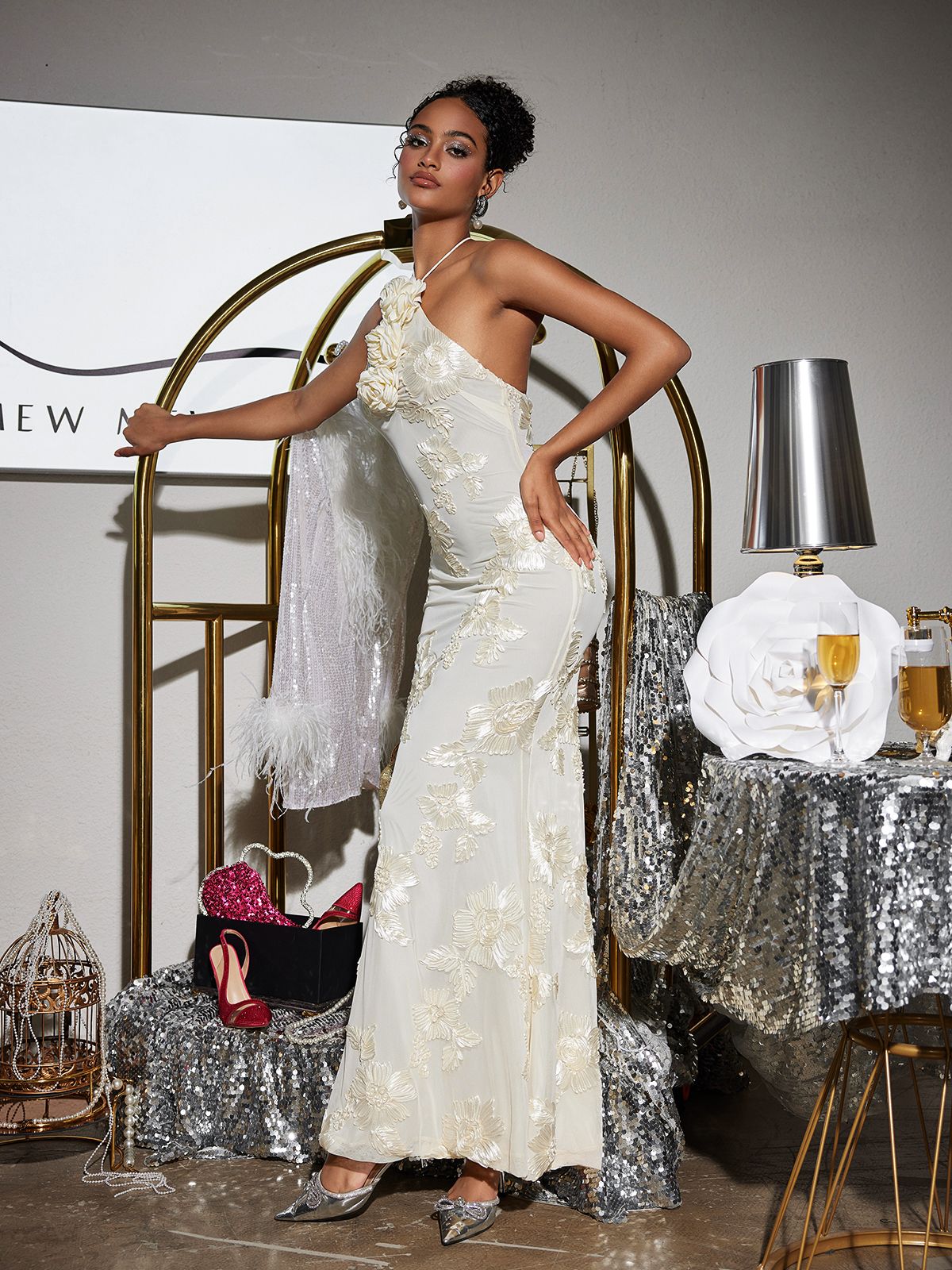 Aedin Halter Yaka Çiçekli Maxi Elbise