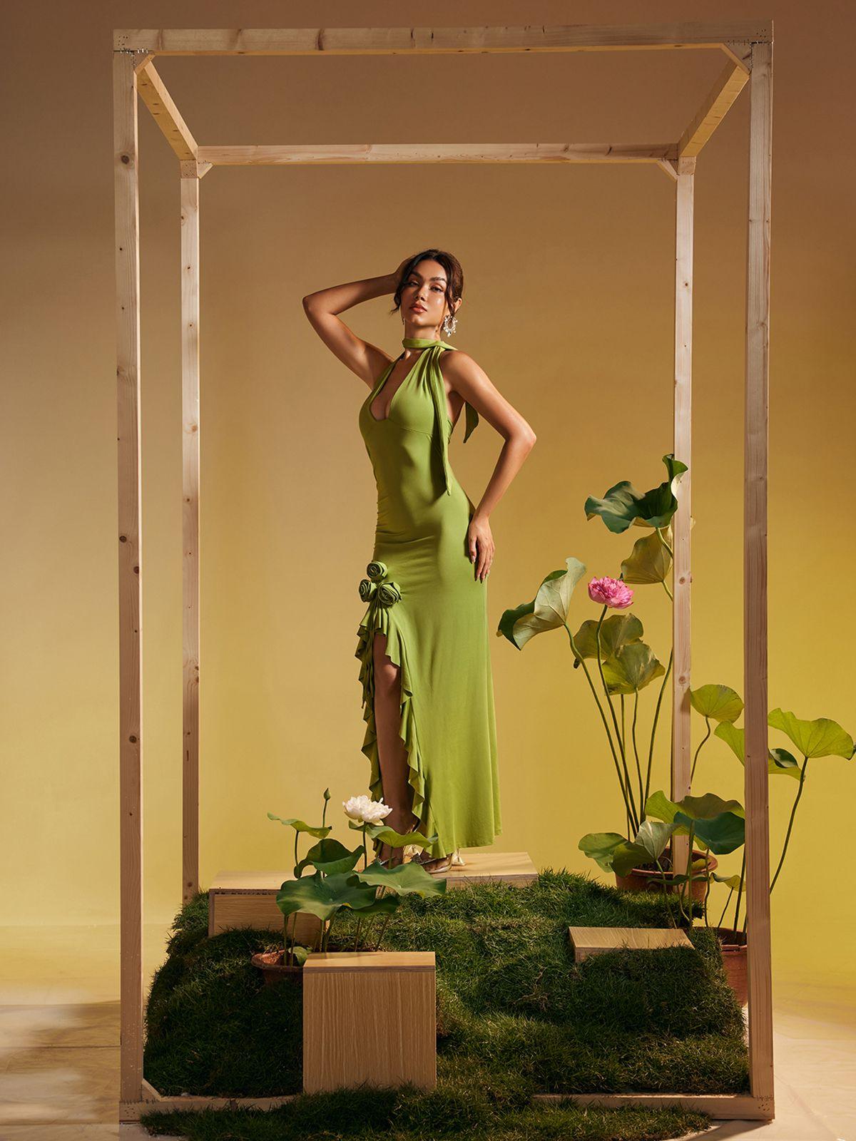 Alara Halter Yaka Çiçek Volanlı Maxi Elbise Yeşil