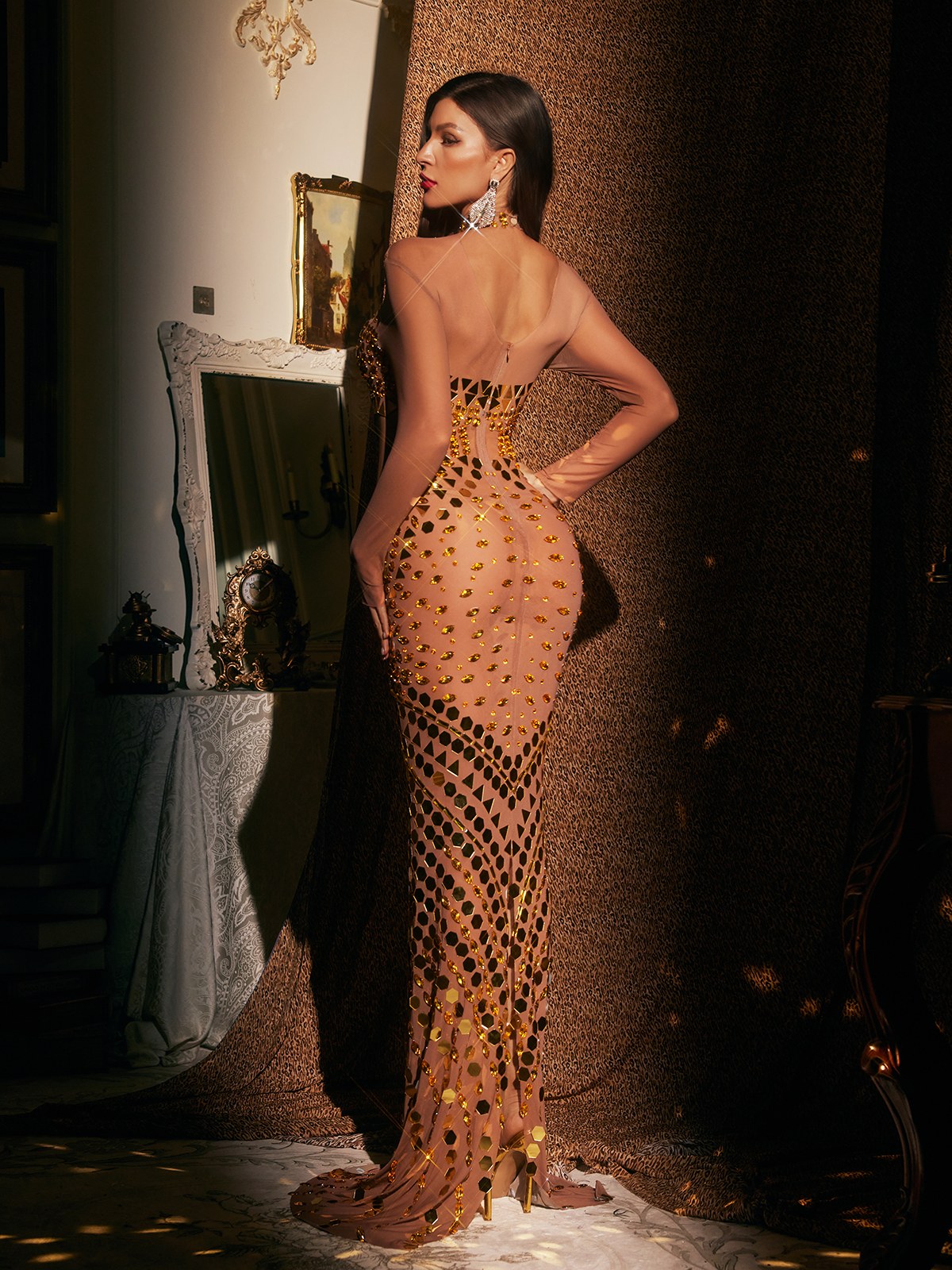 Athelis Kesik Detaylı Süslemeli File Maxi Elbise