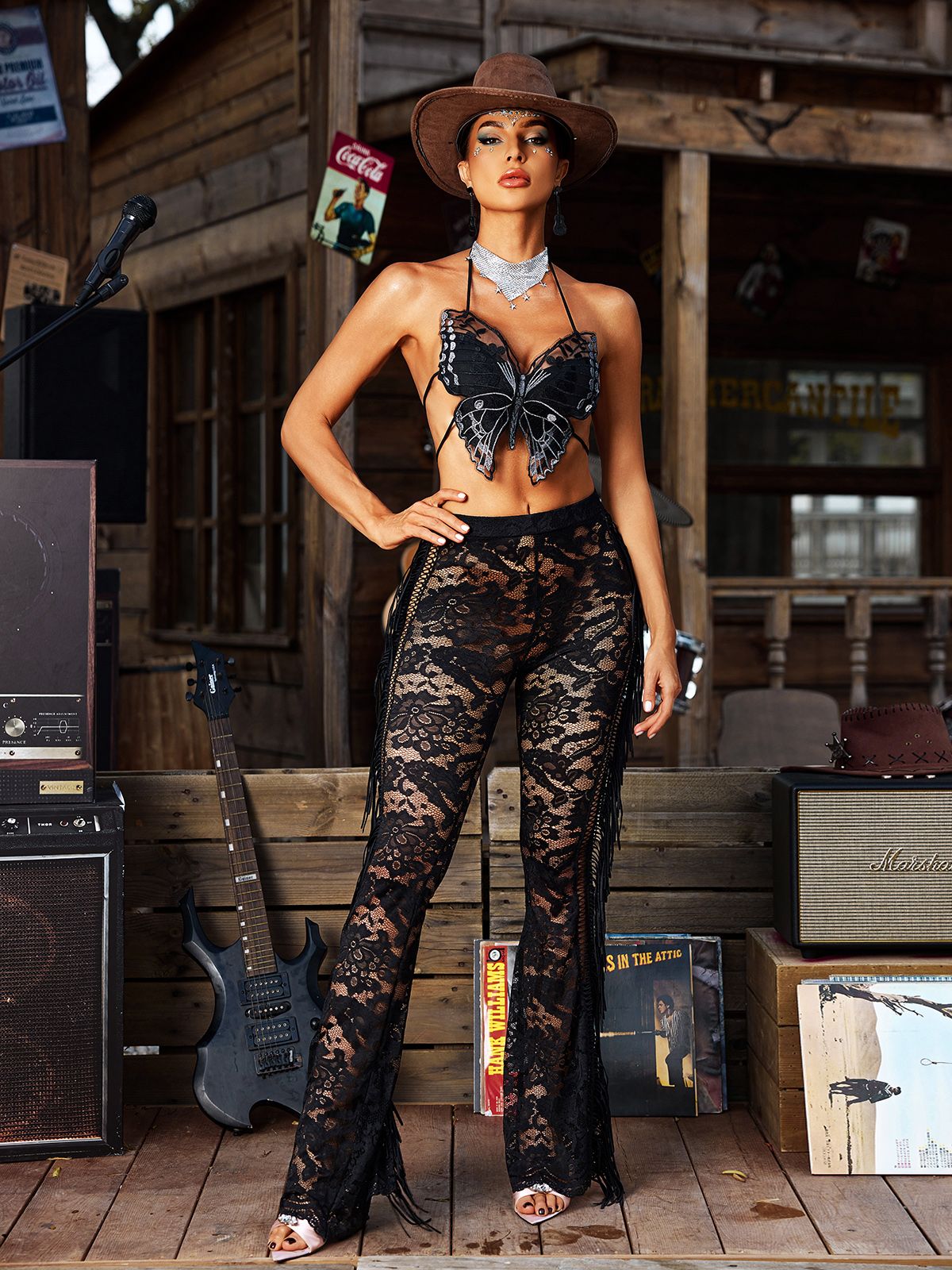 Bryxar Halter Yaka Dantel Detaylı Kelebek Üst