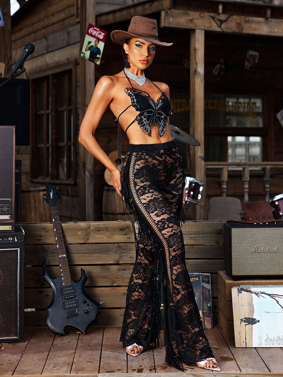 Bryxar Halter Yaka Dantel Detaylı Kelebek Üst