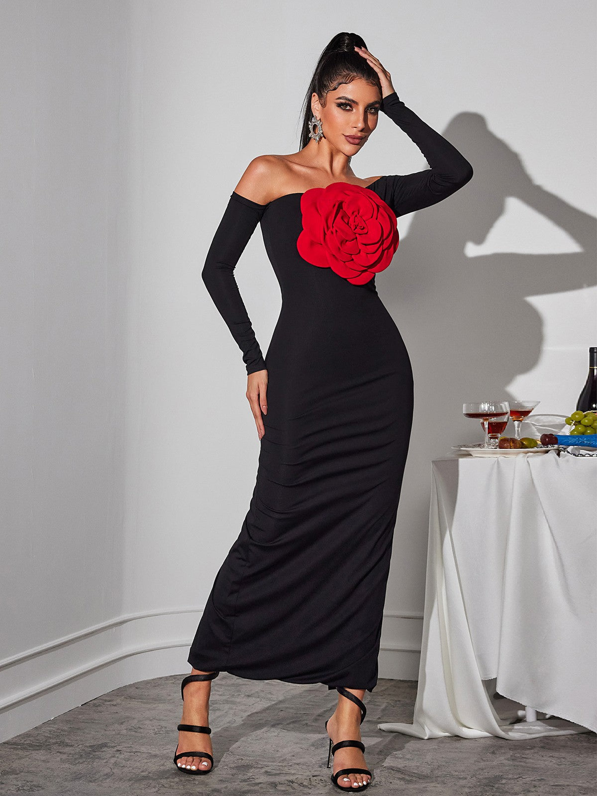 Claus Off Shoulder Kırmızı Çiçekli Maxi Elbise