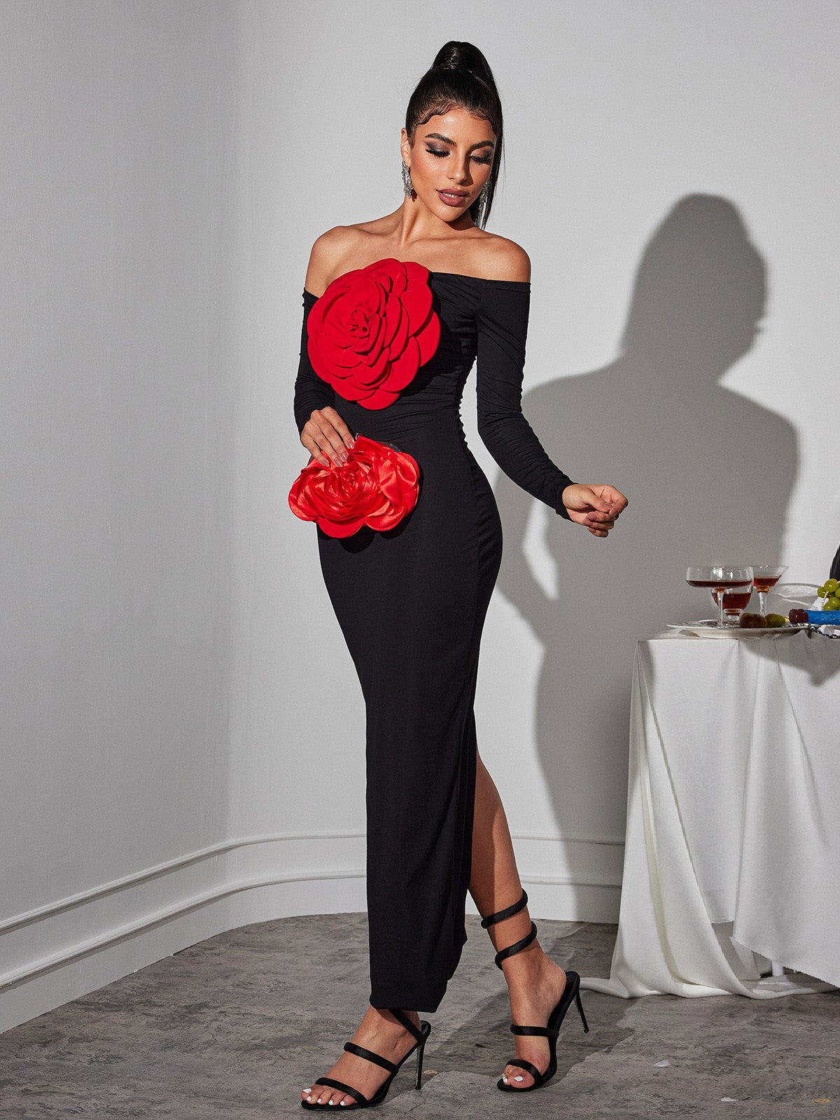 Claus Off Shoulder Kırmızı Çiçekli Maxi Elbise