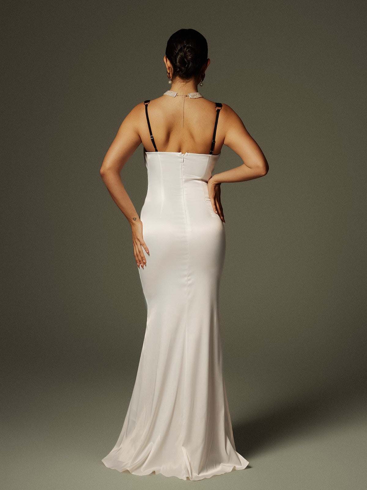 Crispina Derin Yaka Saten Maxi Elbise