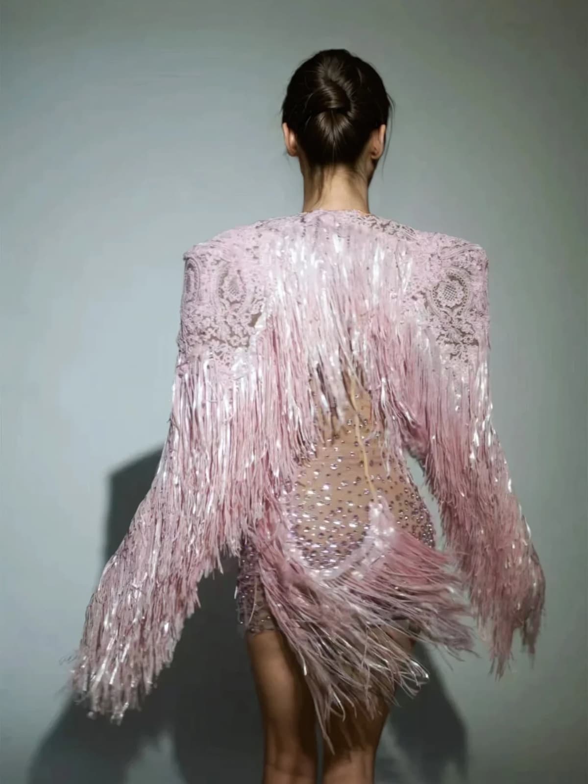 Pembe Renkli Cyvra Fringe Mesh Mini Elbise ve Palto