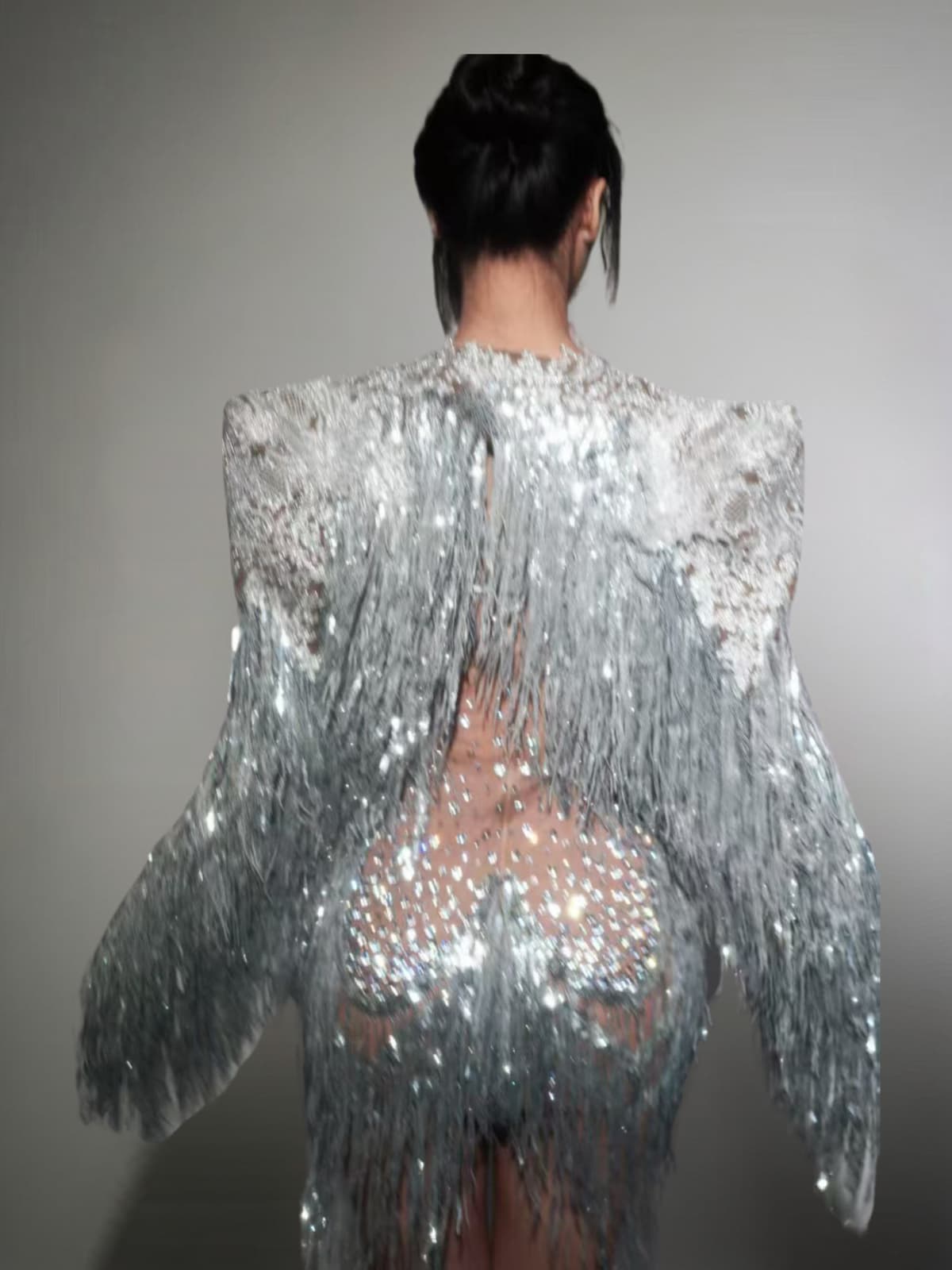 Gümüş Renkli Cyvra Franjeli Ağı Mesh Mini Elbise ve Palto