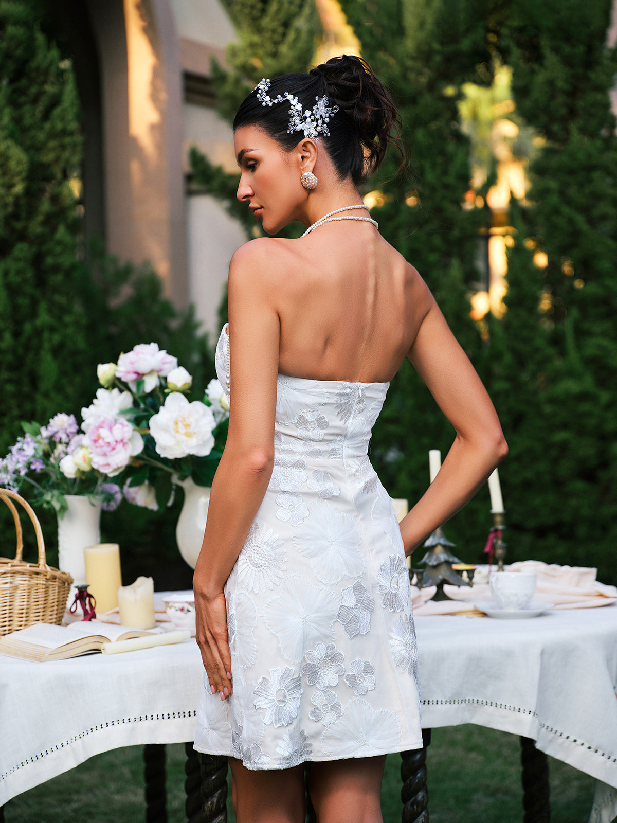 Efharis Askısız Çiçek Nakışlı Mini Elbise