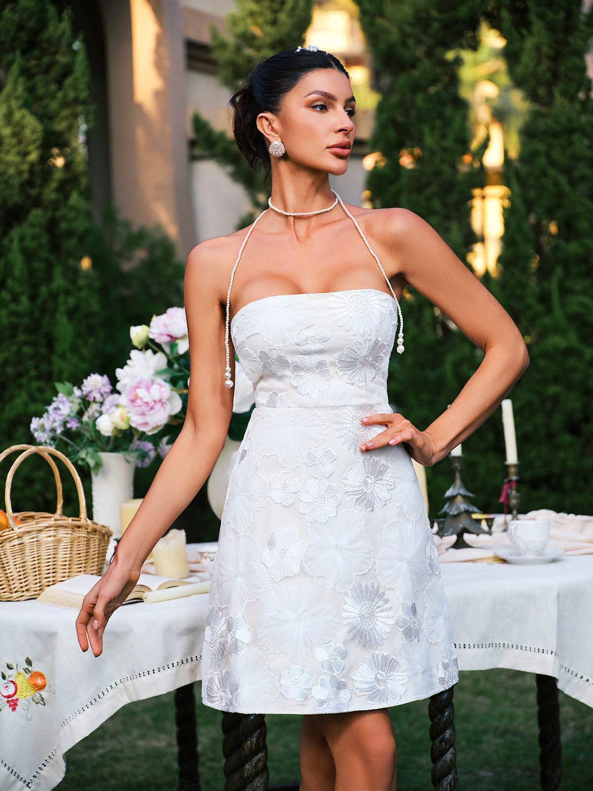 Efharis Askısız Çiçek Nakışlı Mini Elbise