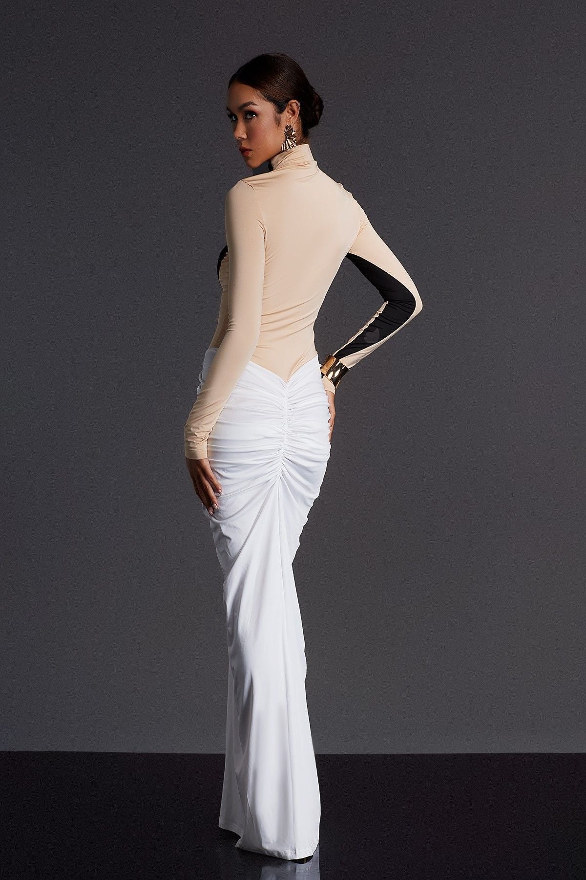 Emmly Uzun Kollu Fırfırlı Yırtmaçlı Maxi Elbise