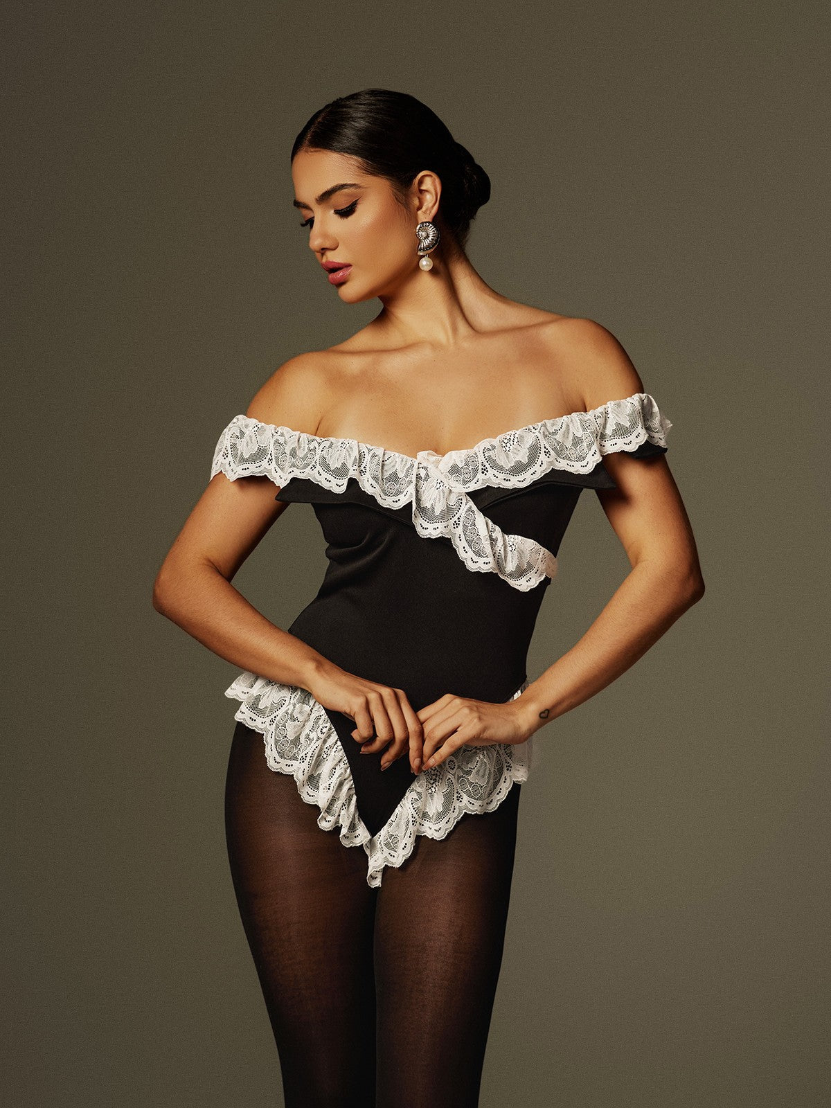 Fenrir Off Shoulder Dantel Bodysuit