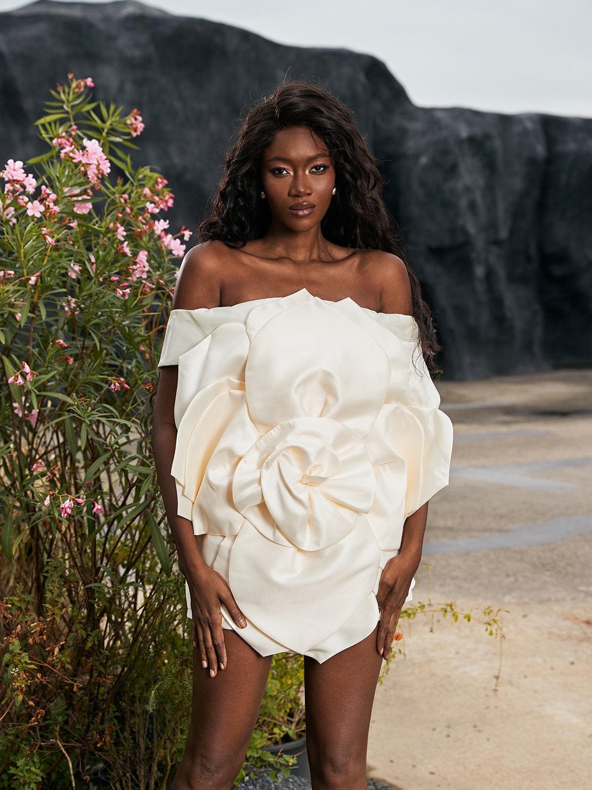 Gannon Omuz Açık Çiçek Saten Mini Elbise