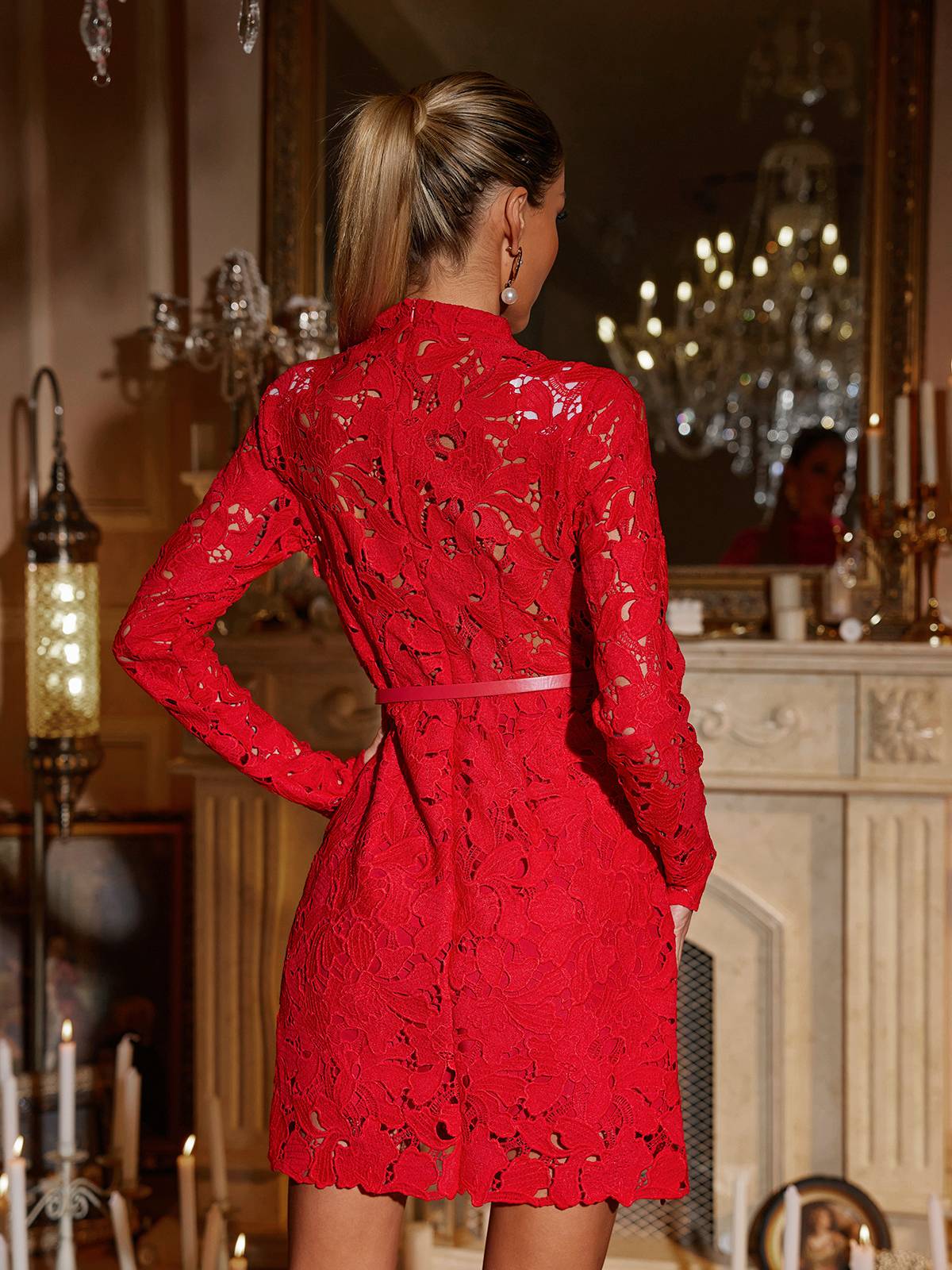 Hwita Uzun Kollu Kesik İşlemeli Mini Elbise