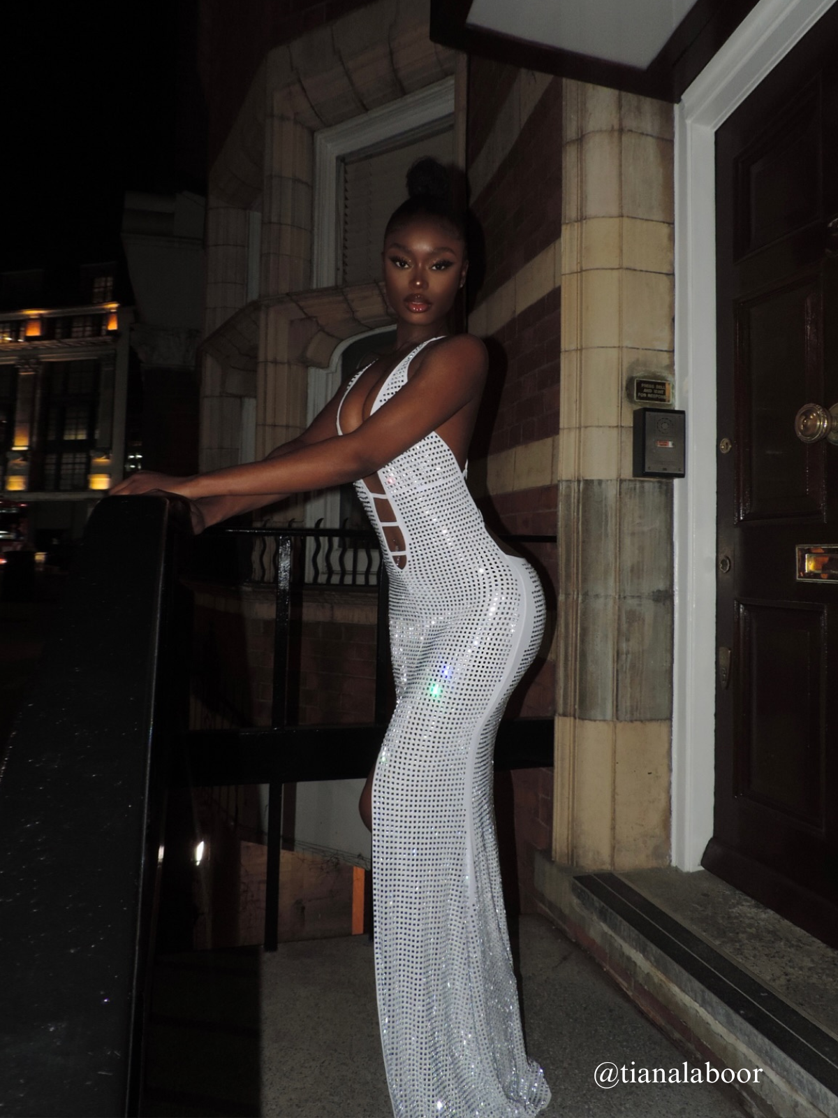 Iduia Sırt Açık Kesim Taşlı Maxi Elbise