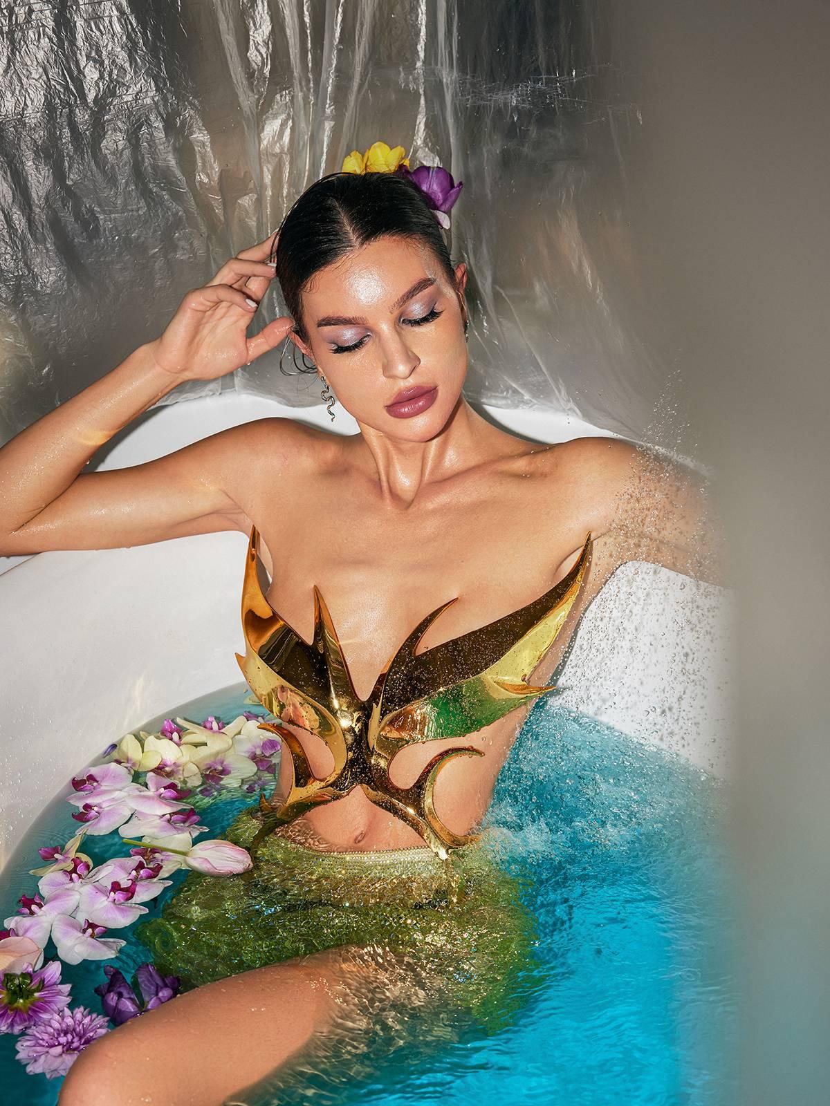 Ilya Kelebek Parlak Zırh Üstü Altın Renk