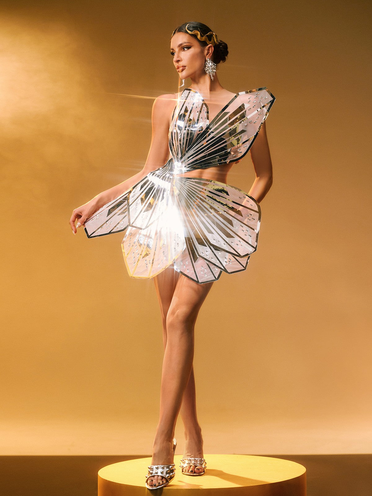 Jaidlynn Kelebek Süslemeli Kesik Mini Elbise Gümüş