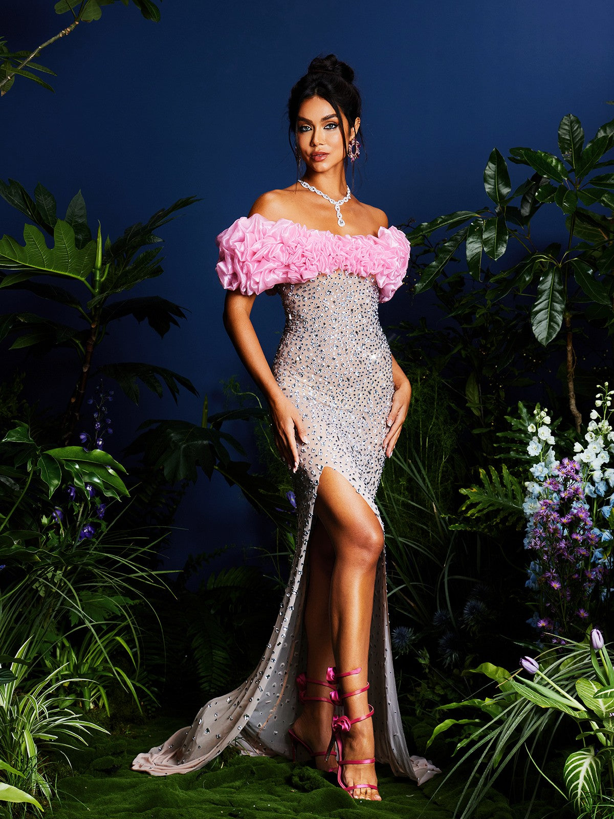 Janiela Straplez Taşlı Yırtmaçlı Maxi Elbise