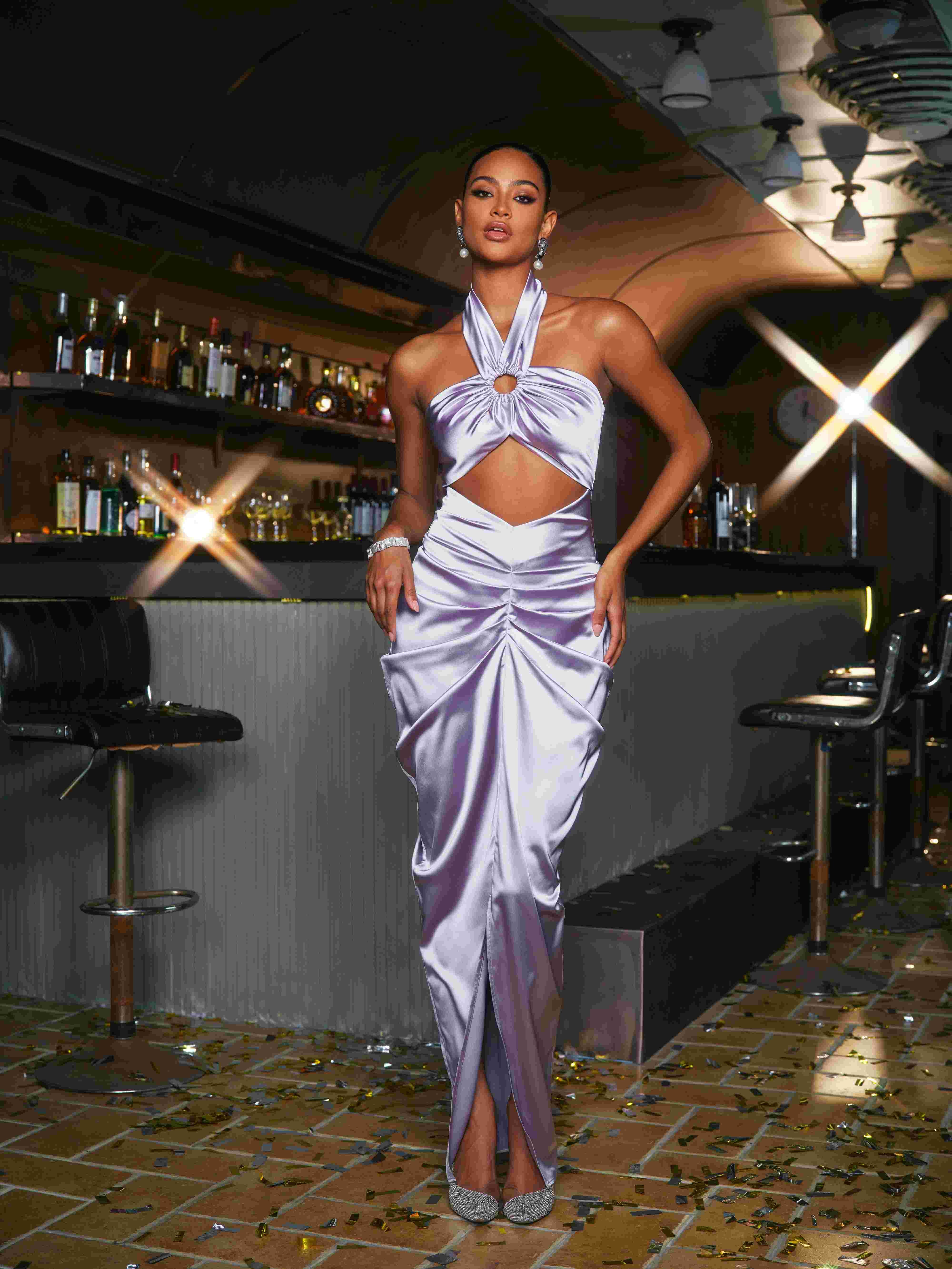 Kaily Halter Yaka Kesik Detaylı Saten Maxi Elbise