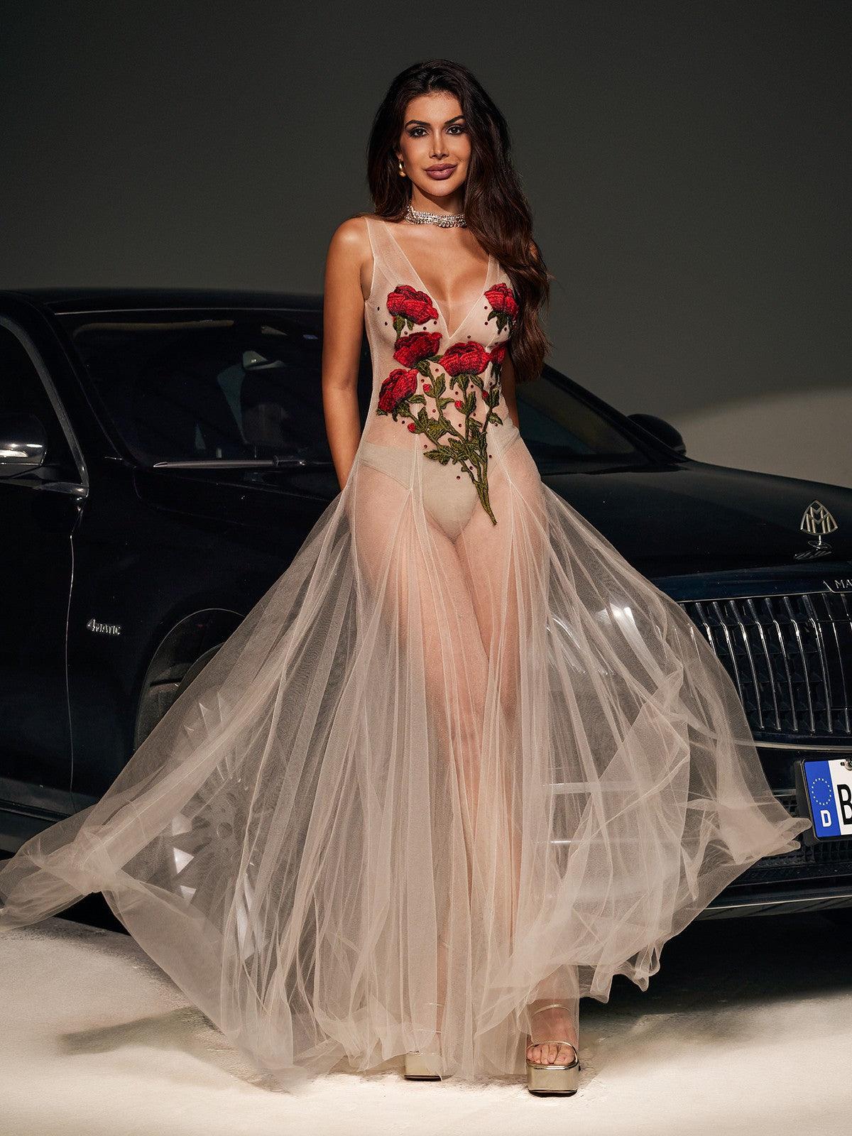 Kateri V Yaka Çiçek Nakışlı File Elbise