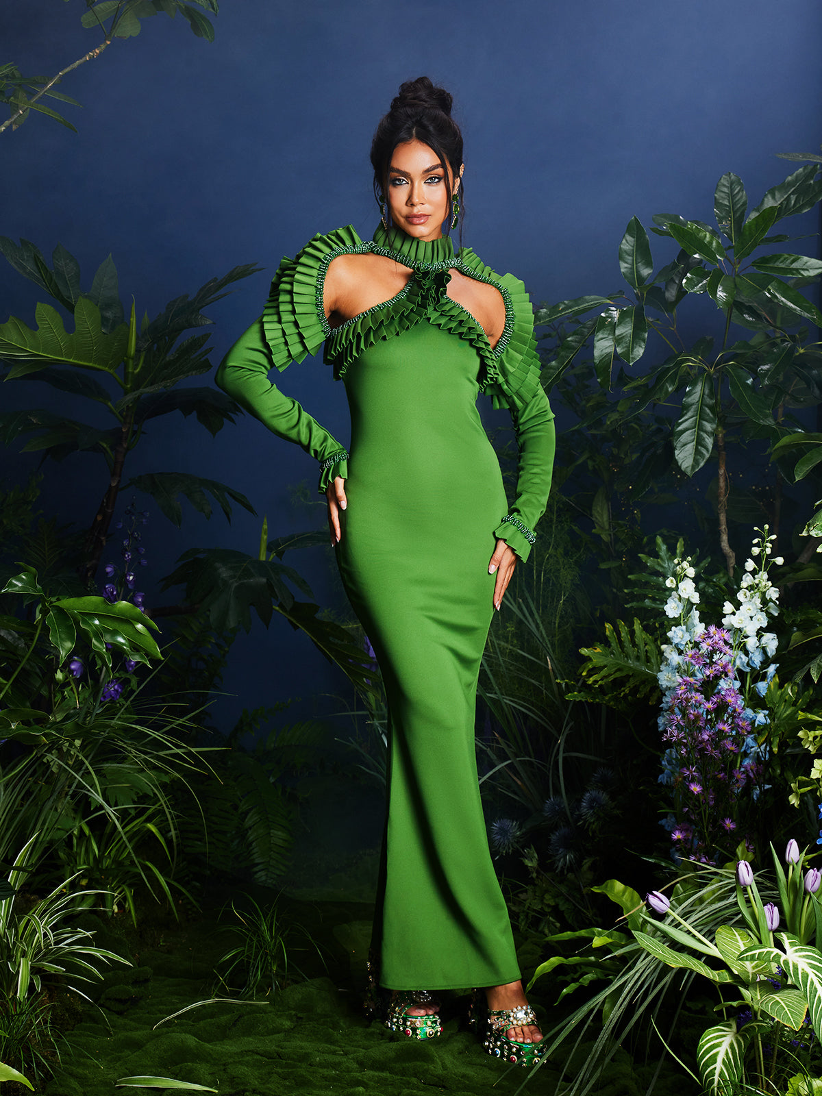 Laina Uzun Kollu Kesik Detaylı Boncuklu Maxi Elbise