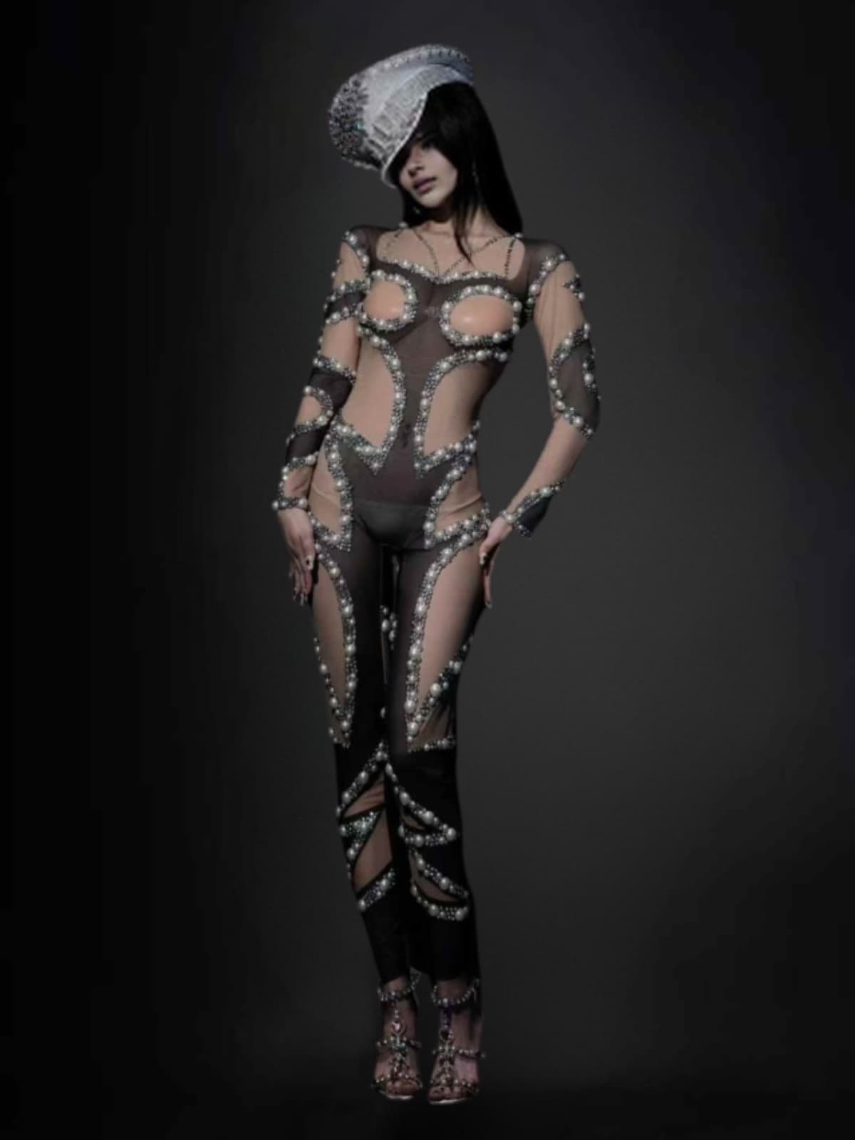 Larisa Uzun Kollu İnci File Tulum