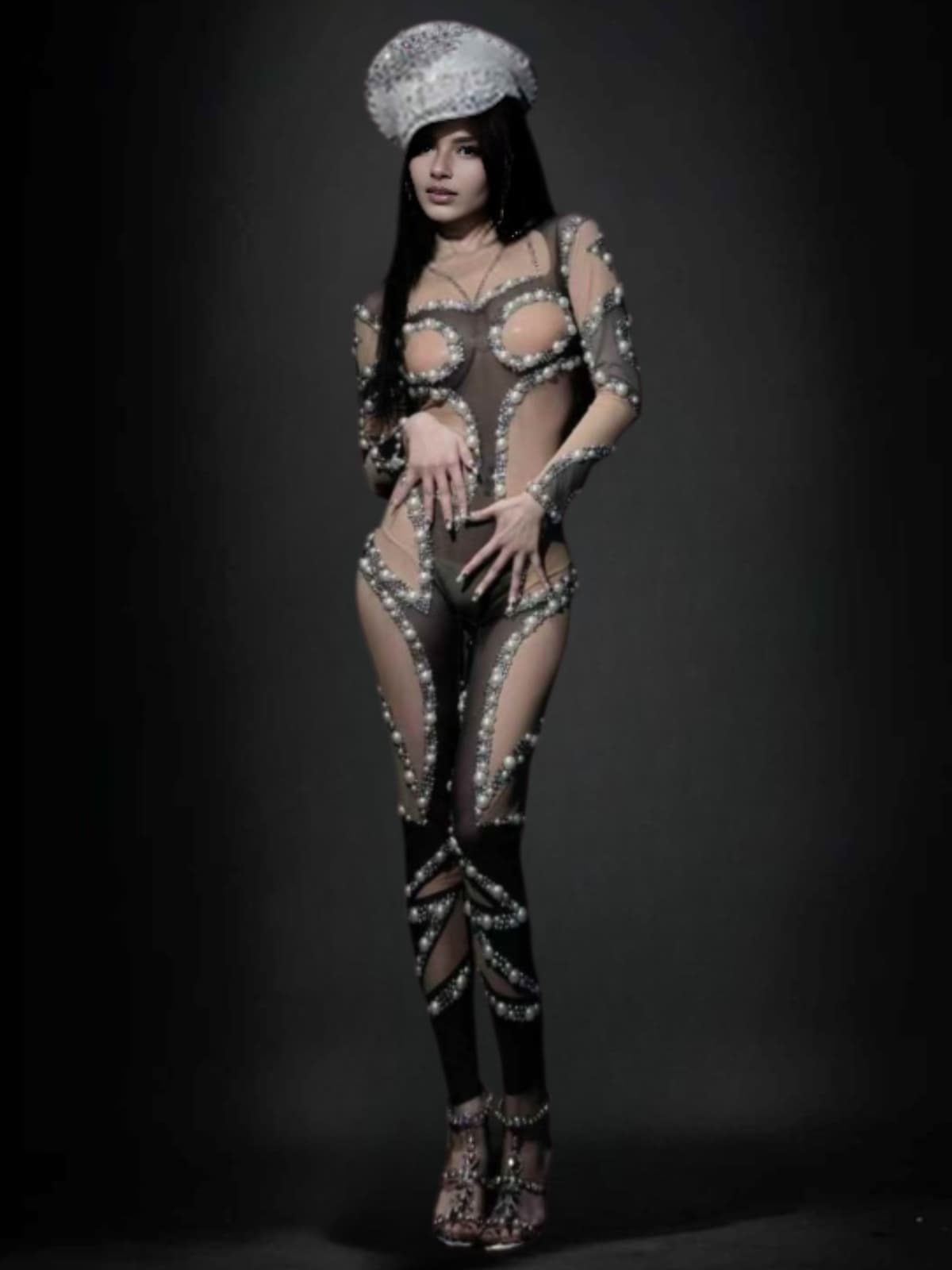 Larisa Uzun Kollu İnci File Tulum