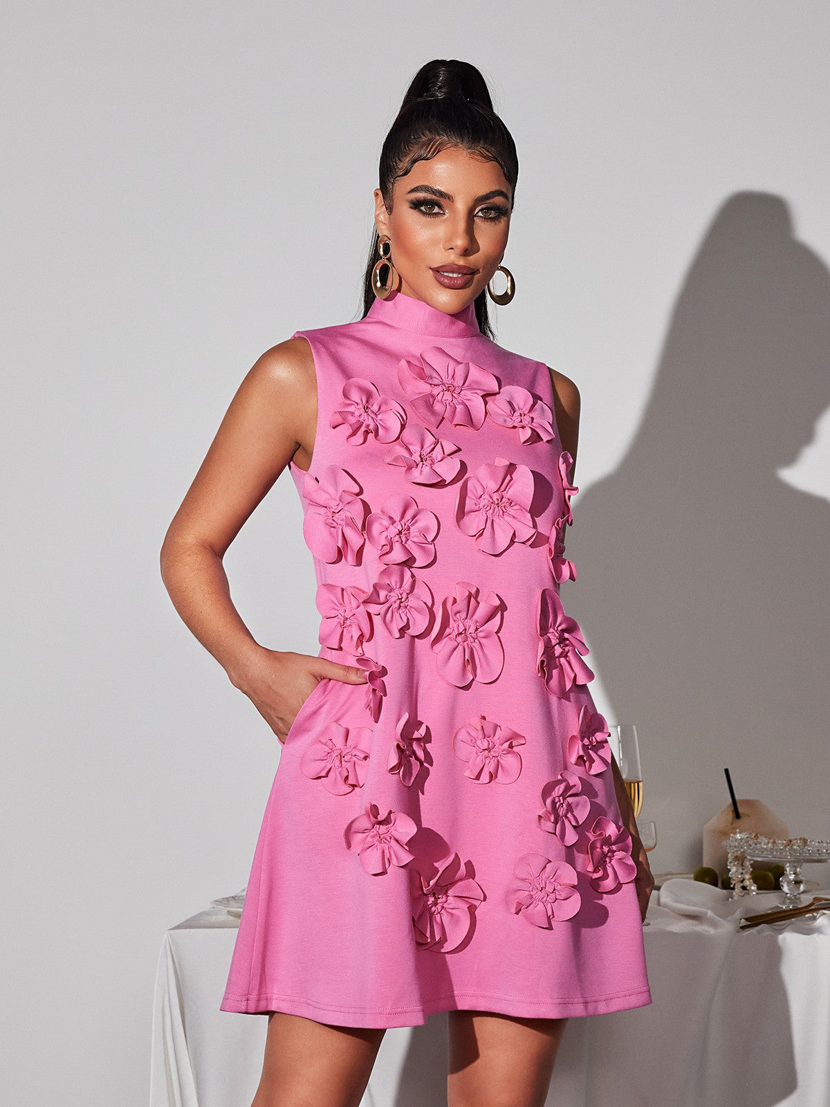 Liluri Kolsuz Çiçekli Mini Elbise