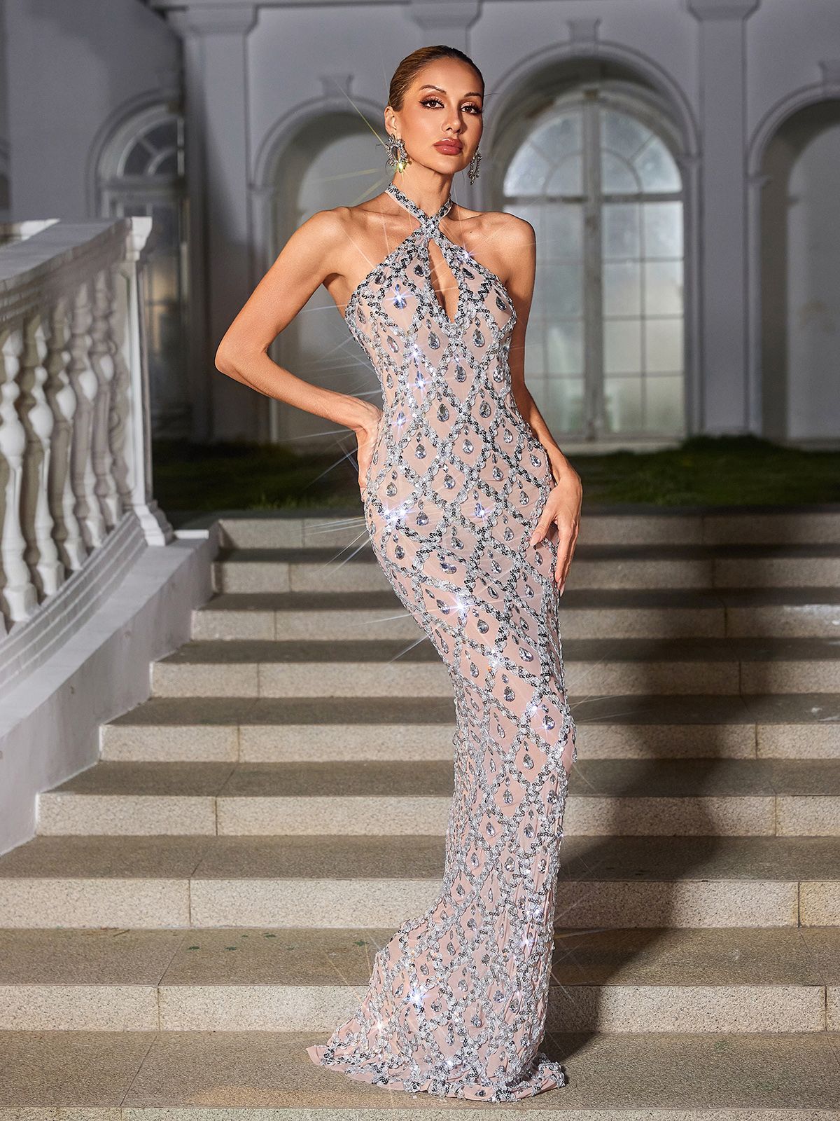 Liora Sırt Açık Pırıltılı Kristal Maxi Elbise - Nude